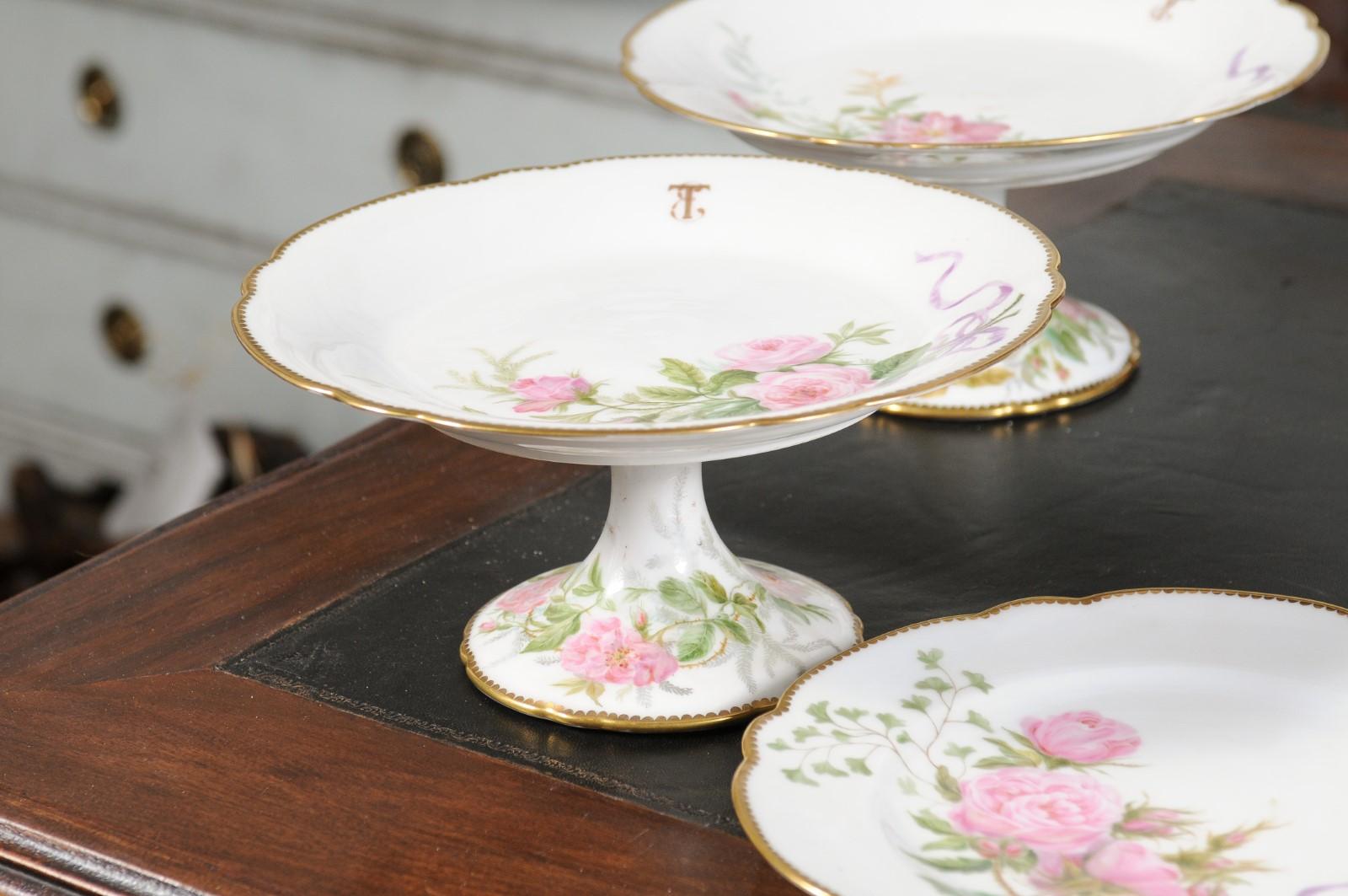 English Porcelain Compotes and Plates with Floral Décor and Gilt Trim For Sale 4