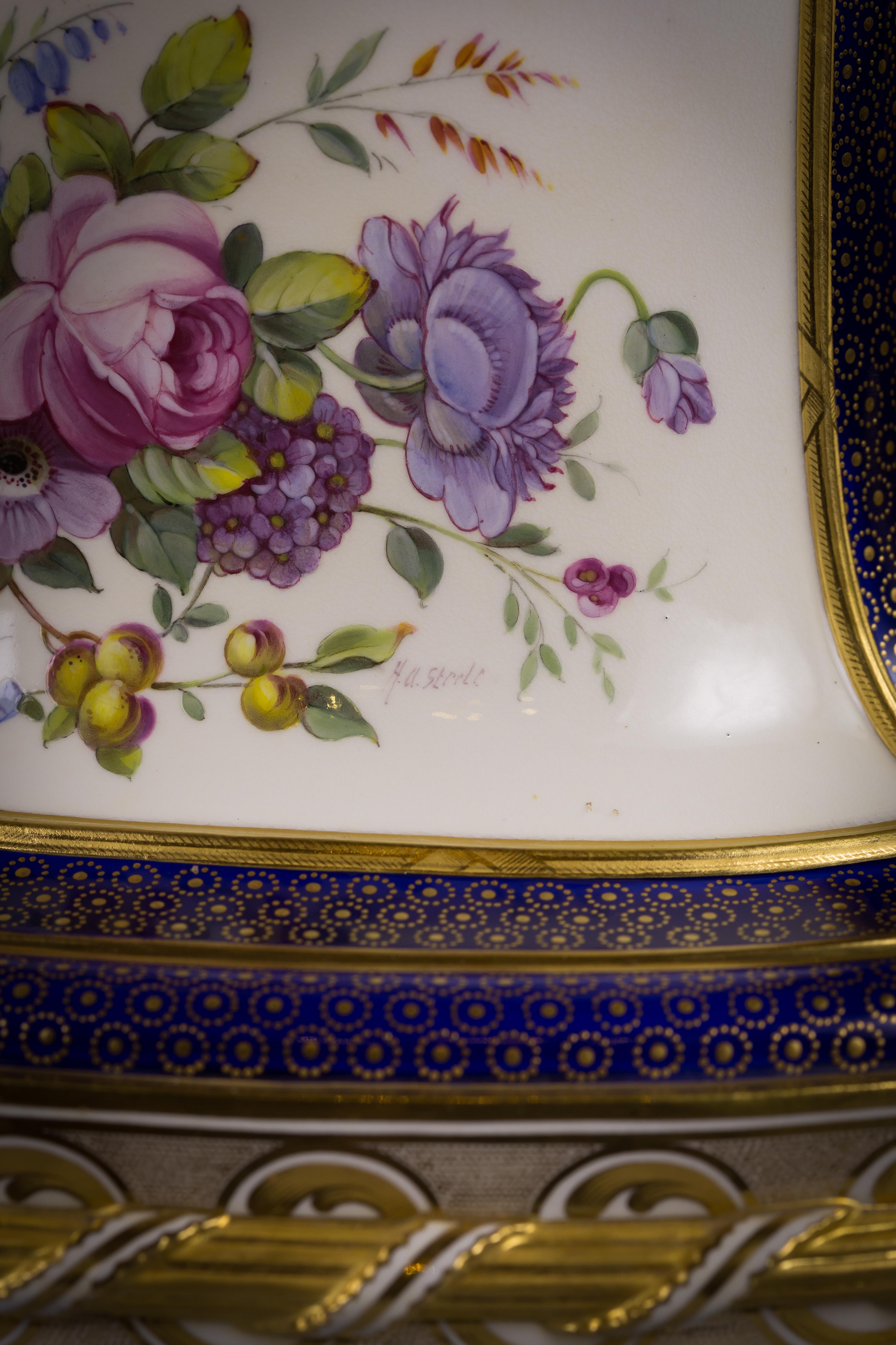 Englische Vase aus englischem Porzellan mit Deckel, Minton, um 1875 (Spätes 19. Jahrhundert) im Angebot