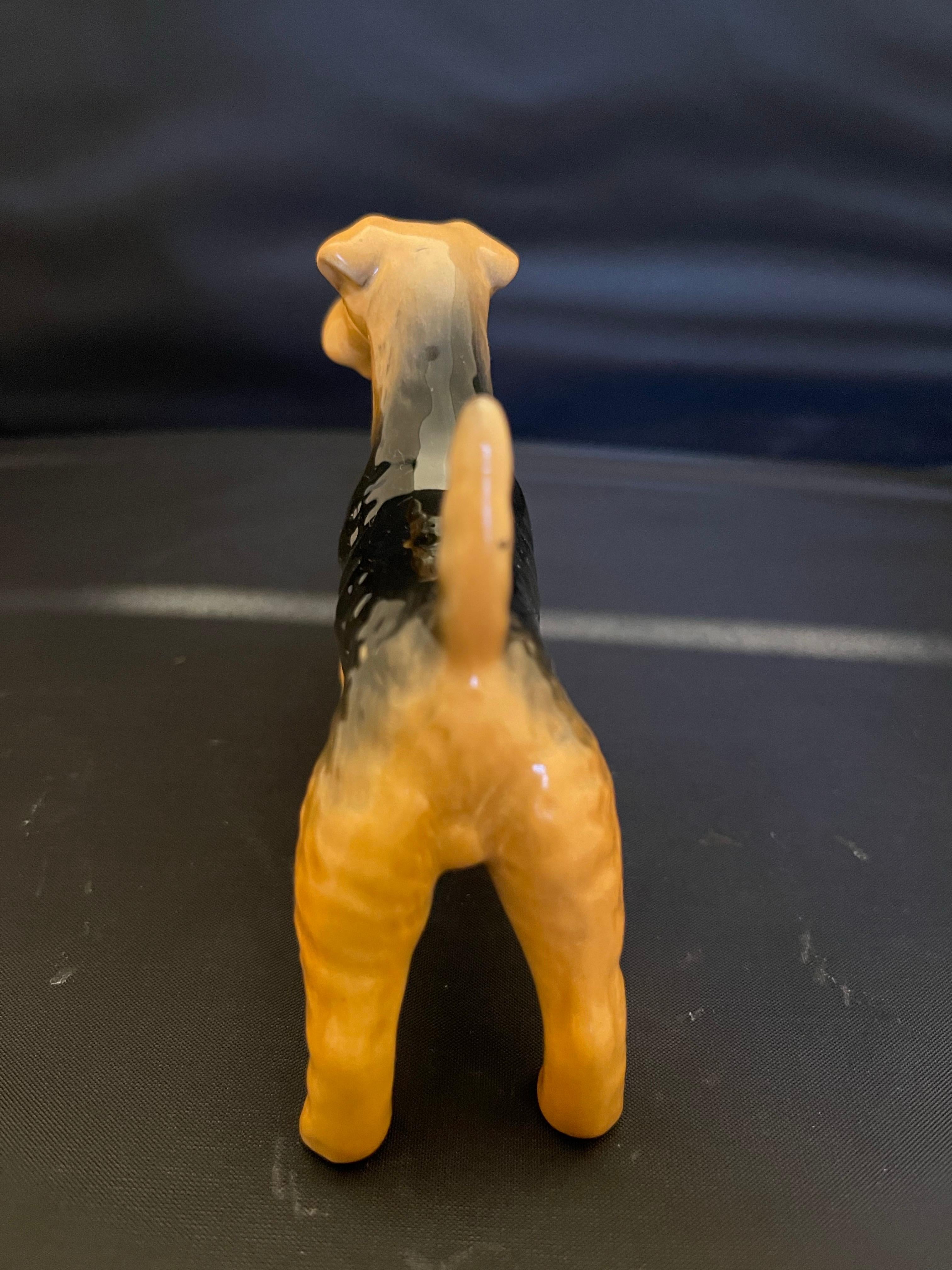 XX secolo Figura di cane Fox Terrier in porcellana inglese, 20th Century in vendita