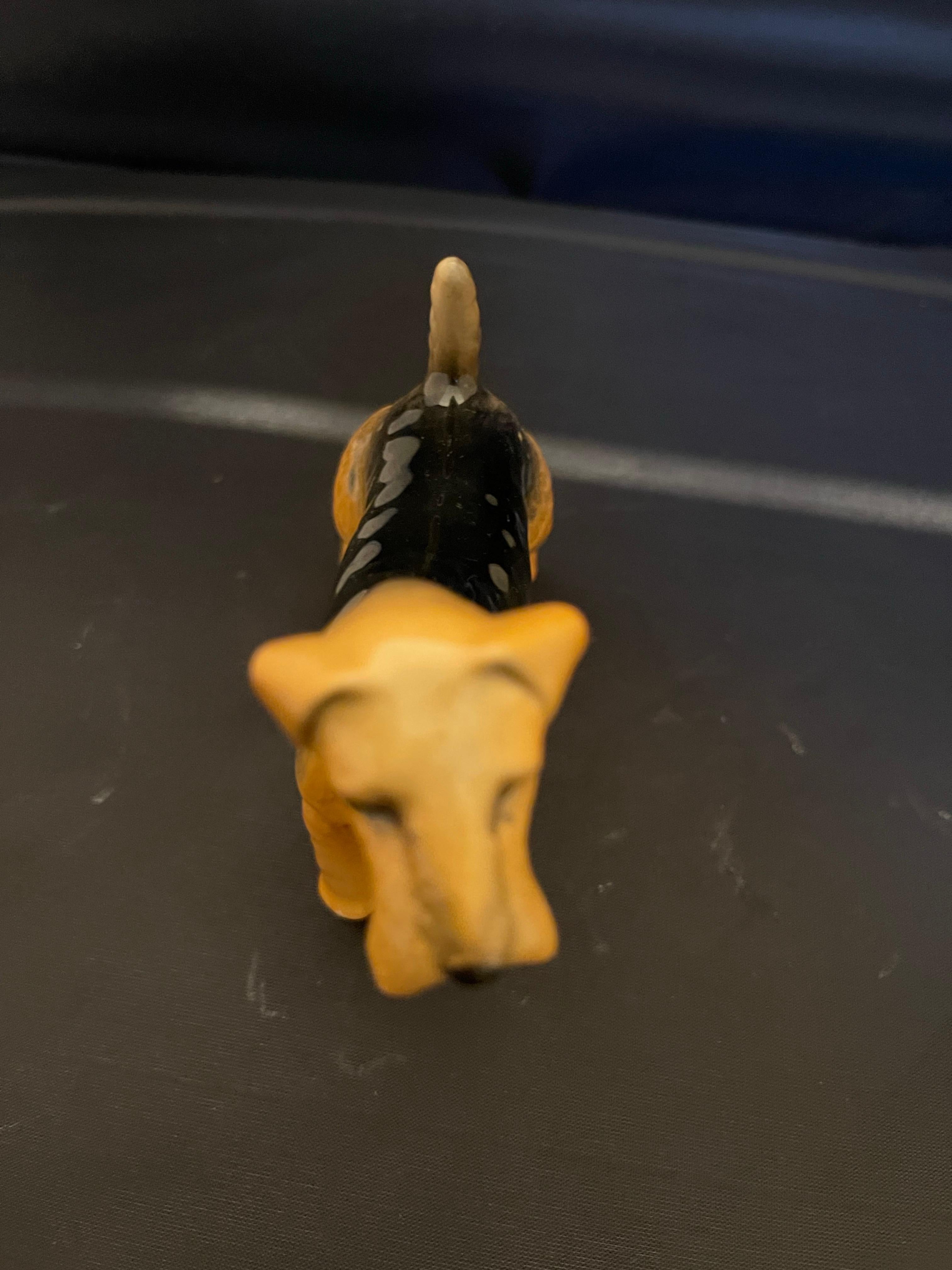Figura di cane Fox Terrier in porcellana inglese, 20th Century in vendita 1