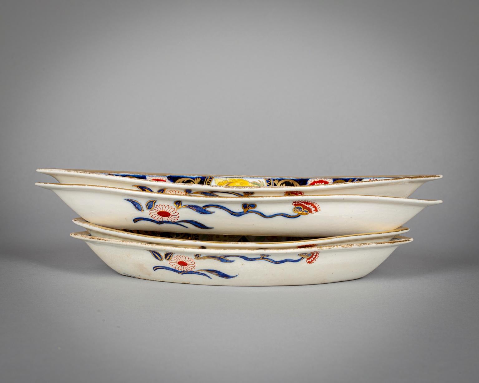 English Porcelain Five-Part Serving Set on a Wooden Tray, circa 1830 For Sale 1
