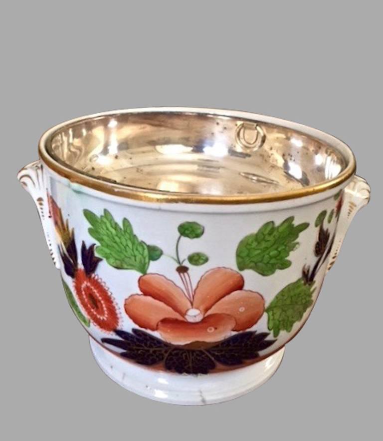 English Porcelain Fruit or Ice Cooler in the Chinese Imari Pattern In Good Condition In San Francisco, CA