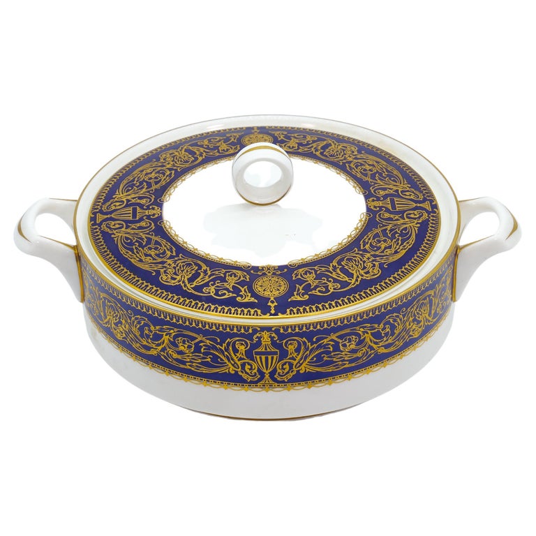 English Porcelain and Gilt Dinner Service For 12 People/ Serving Pieces