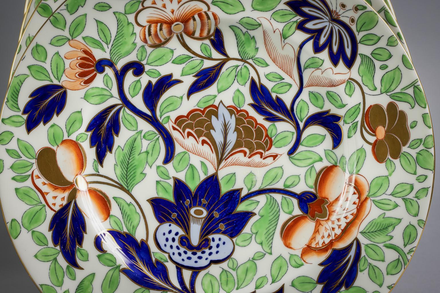 English Porcelain 'Jade' Pattern Service, Coalport, circa 1900 In Good Condition For Sale In New York, NY