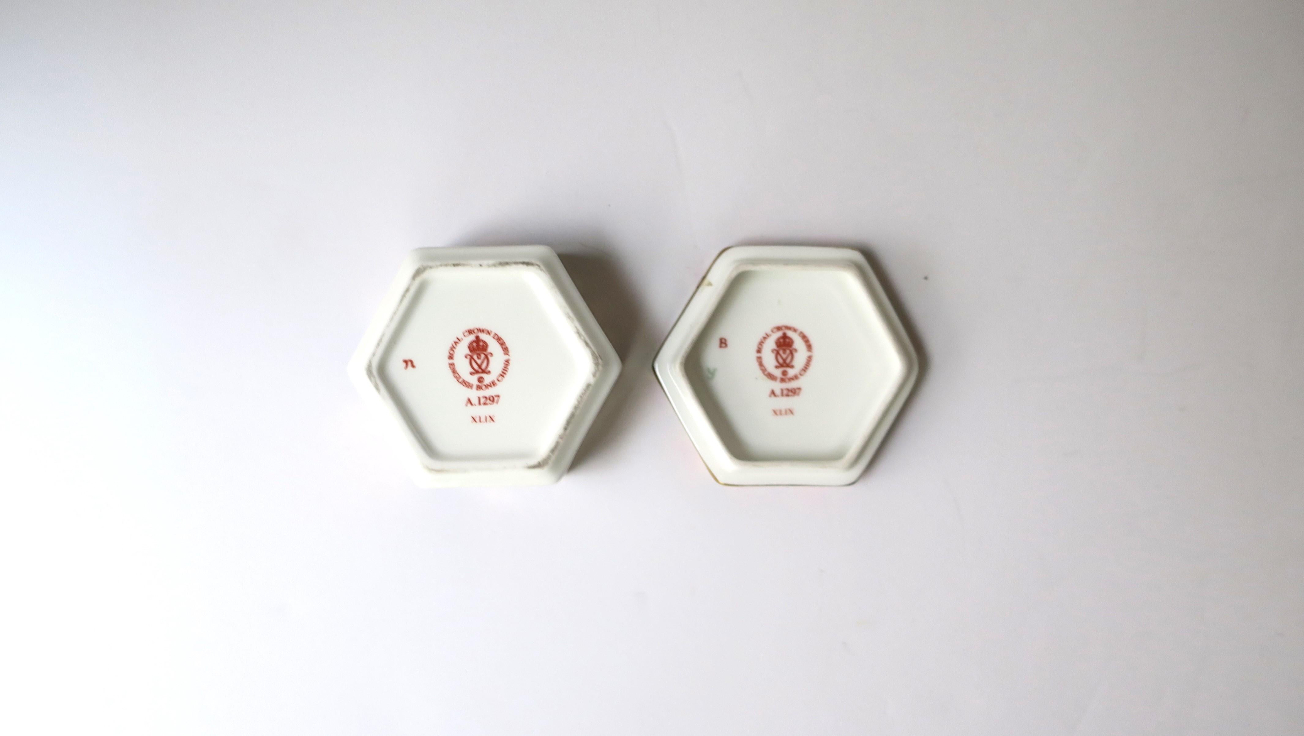English Porcelain Jewelry Box For Sale 8