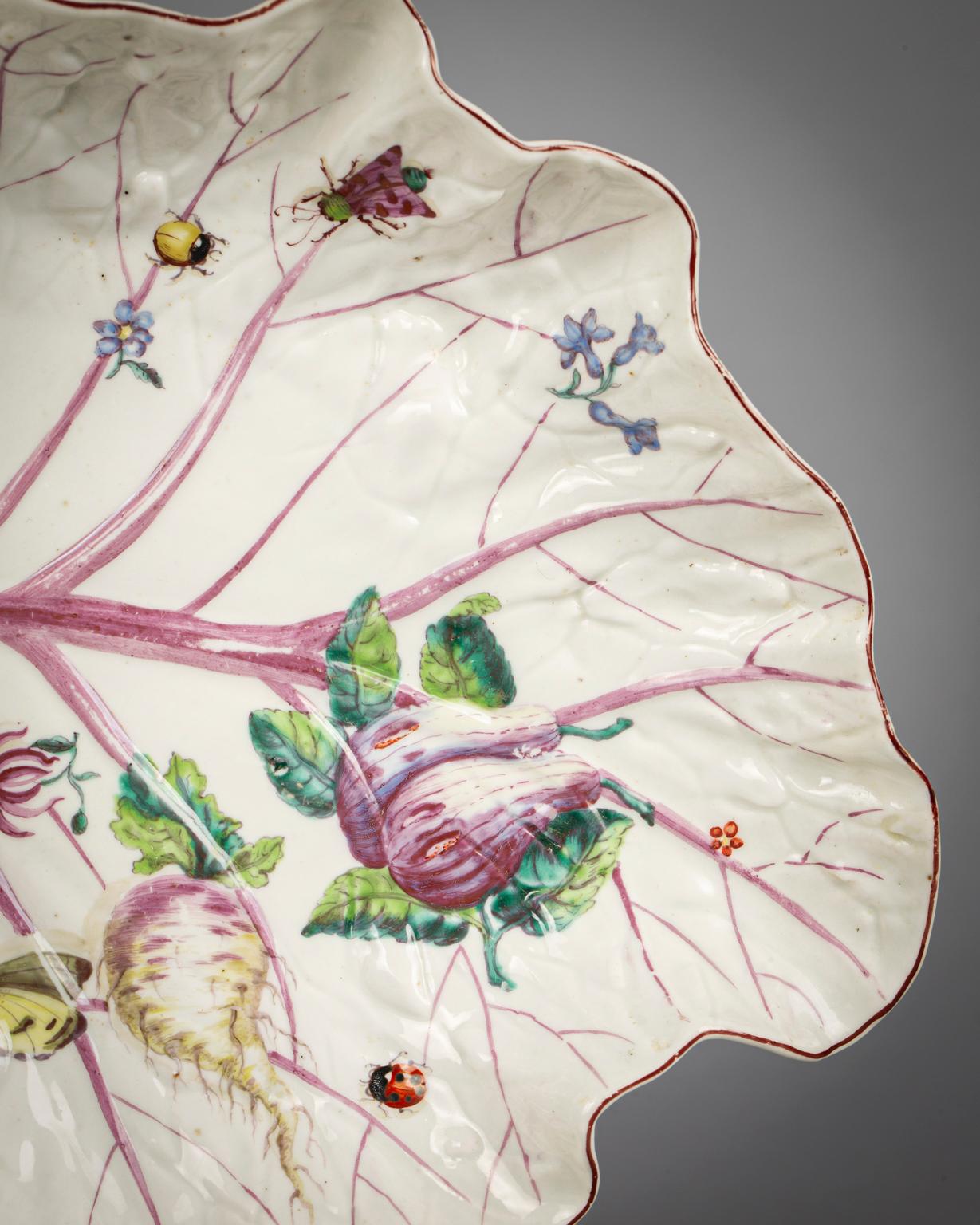 English Porcelain Leaf Dish, Chelsea, circa 1760 In Good Condition For Sale In New York, NY