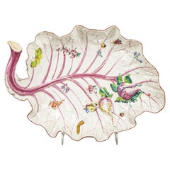 Plat à feuilles en porcelaine anglaise, Chelsea, vers 1760