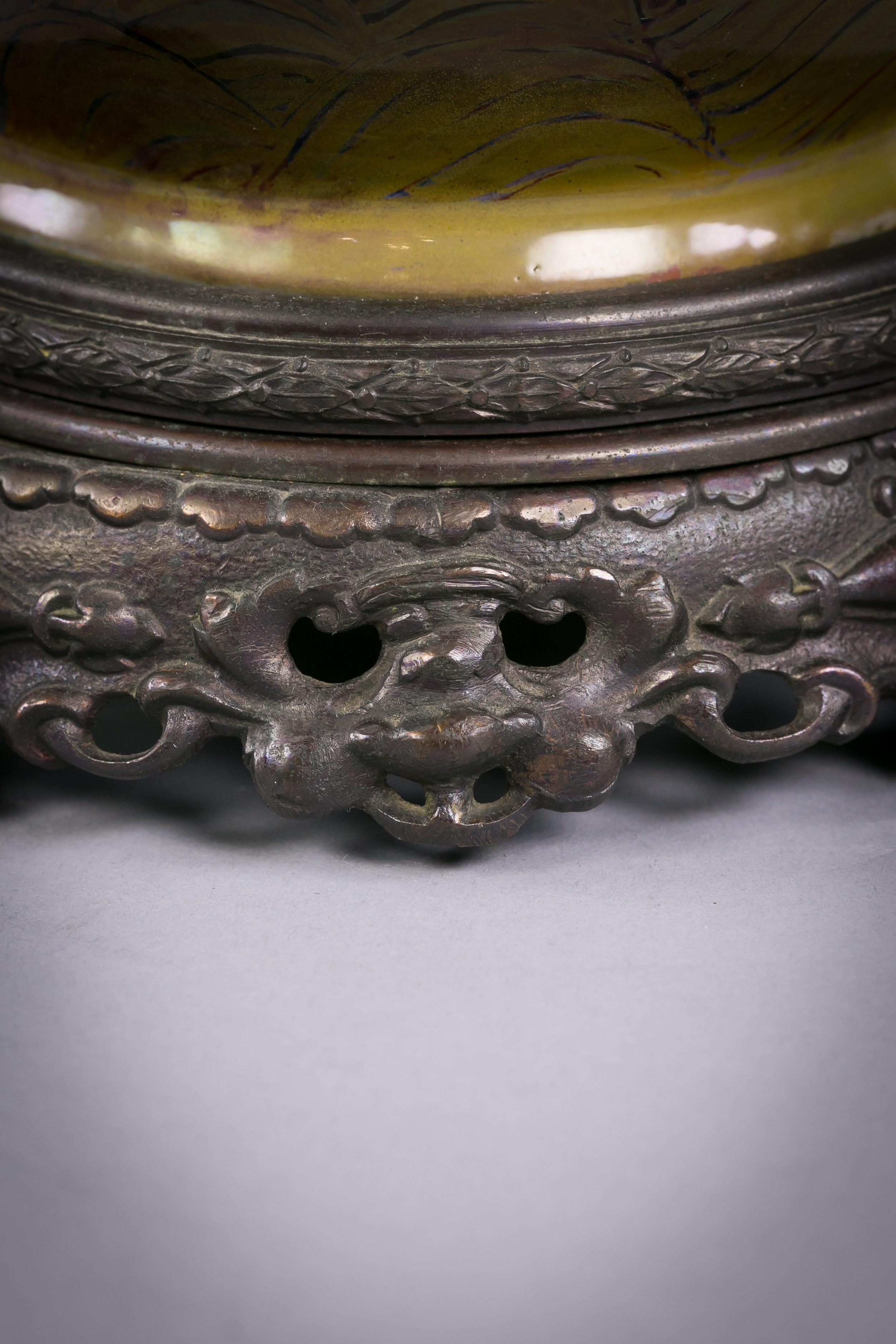 Début du 20ème siècle Vase Arts & Crafts en porcelaine lustrée anglaise monté en lampe, vers 1900 en vente