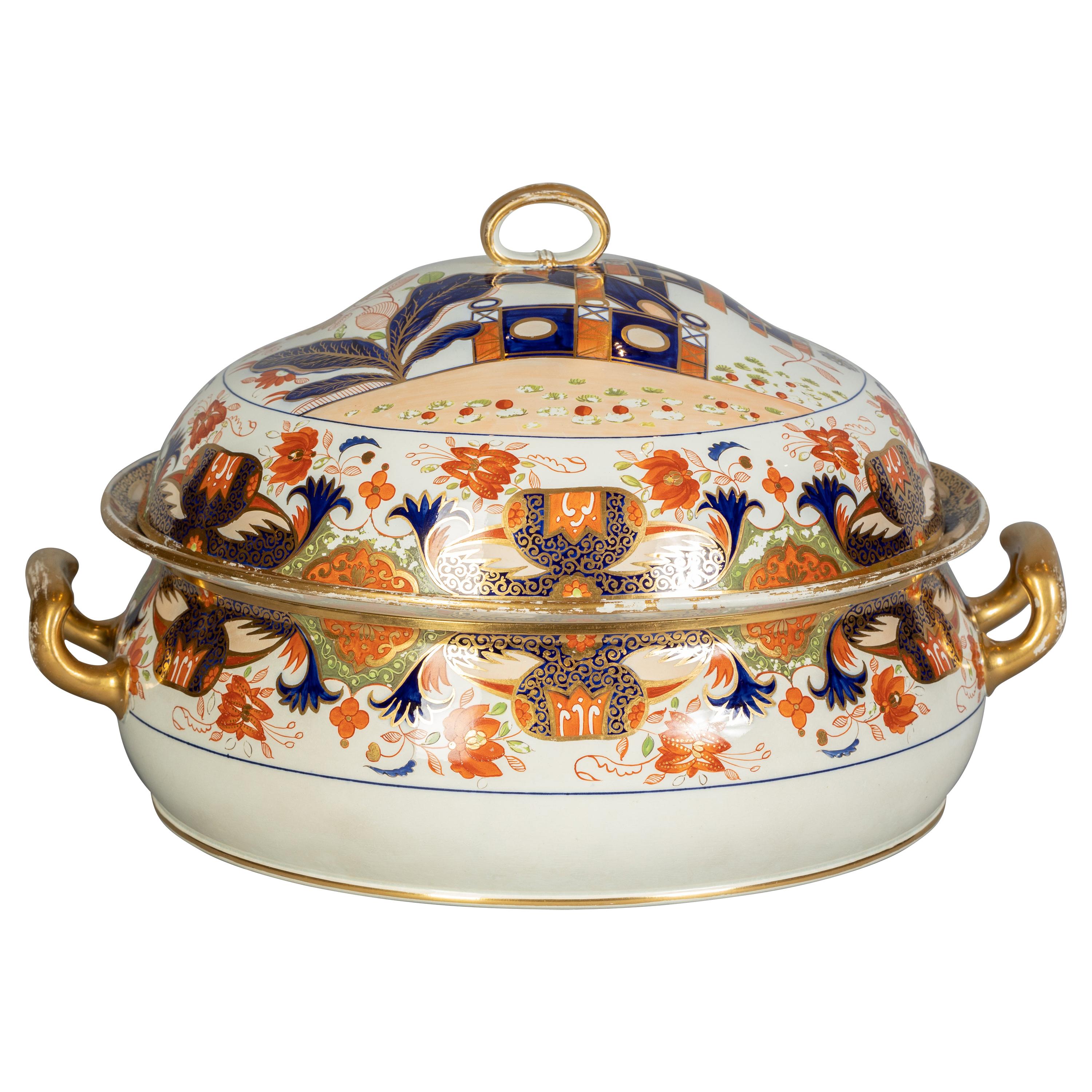 Sopera palaciega de porcelana inglesa, Wedgwood, hacia 1820