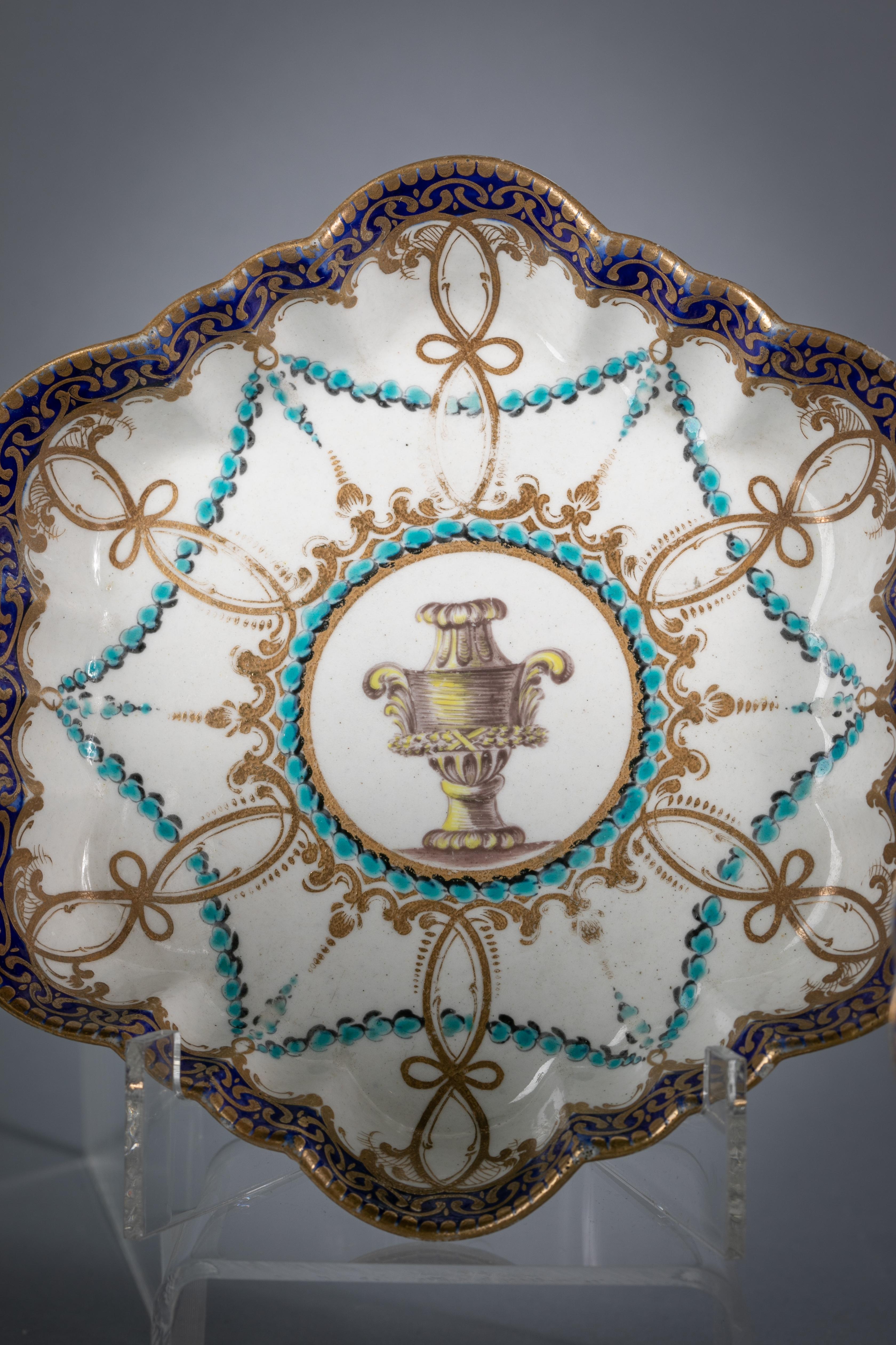 English Porcelain Part Set Tea Service, Worcester, circa 1770 For Sale 5