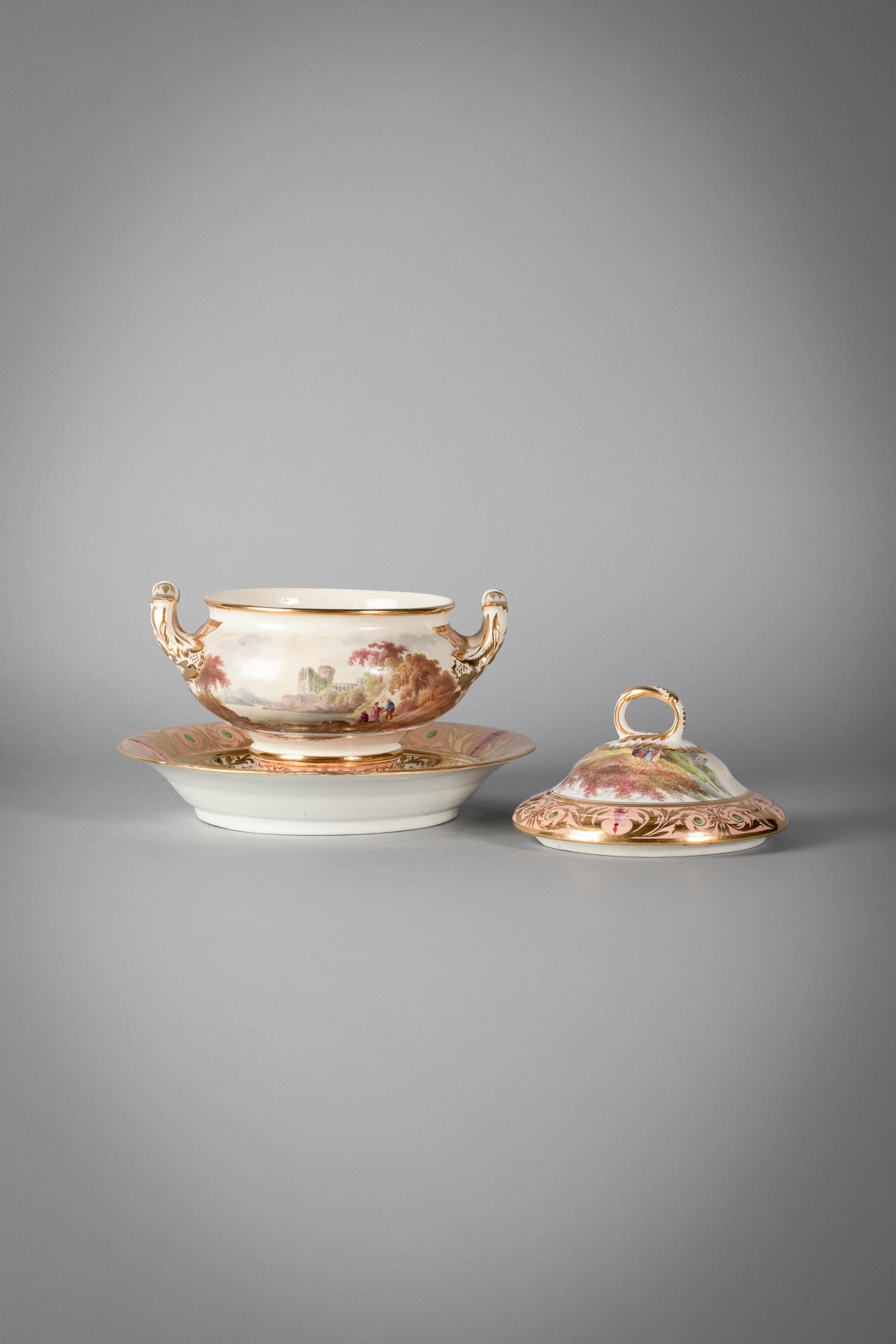Servicio de postre de porcelana inglesa con fondo de melocotón, Derby, hacia 1820 en venta 13