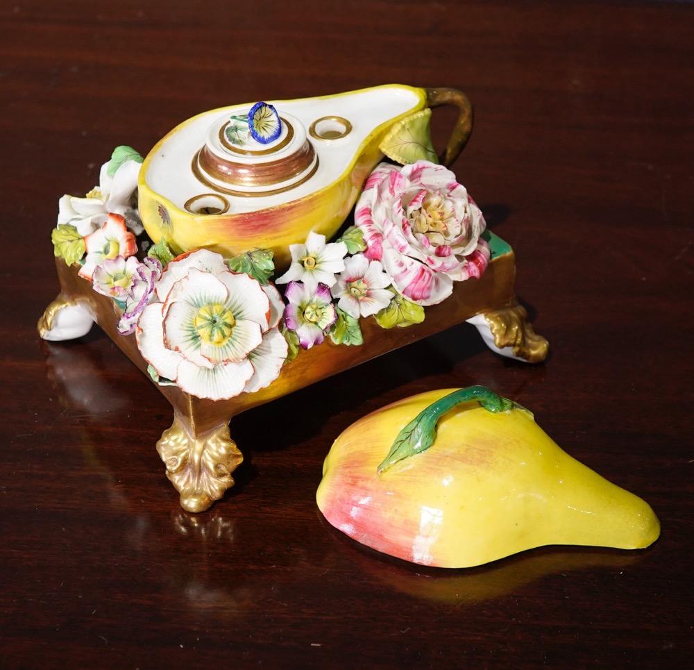 English Porcelain Pear-Form Inkwell, Flower Encrusted, circa 1835 For Sale 7