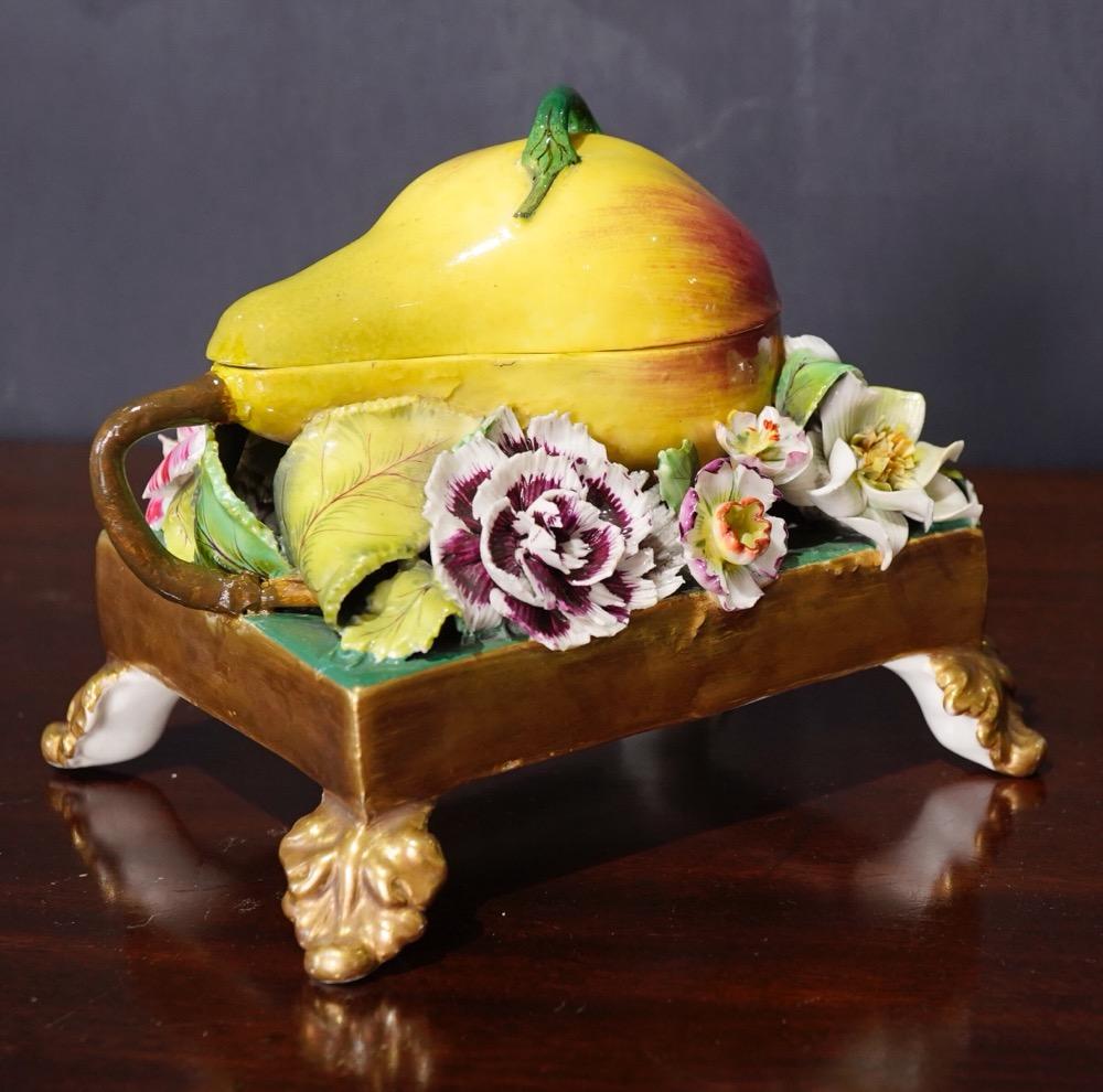 English Porcelain Pear-Form Inkwell, Flower Encrusted, circa 1835 For Sale 12
