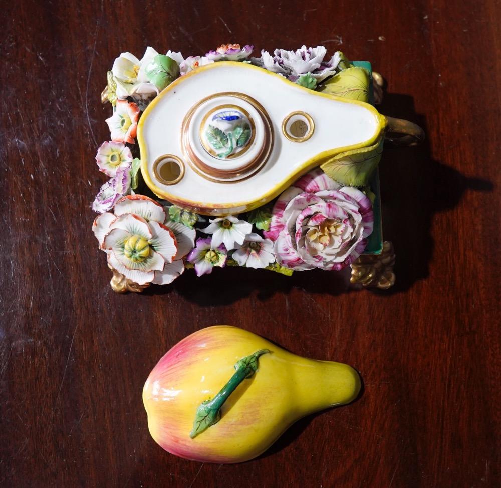 English Porcelain Pear-Form Inkwell, Flower Encrusted, circa 1835 For Sale 3