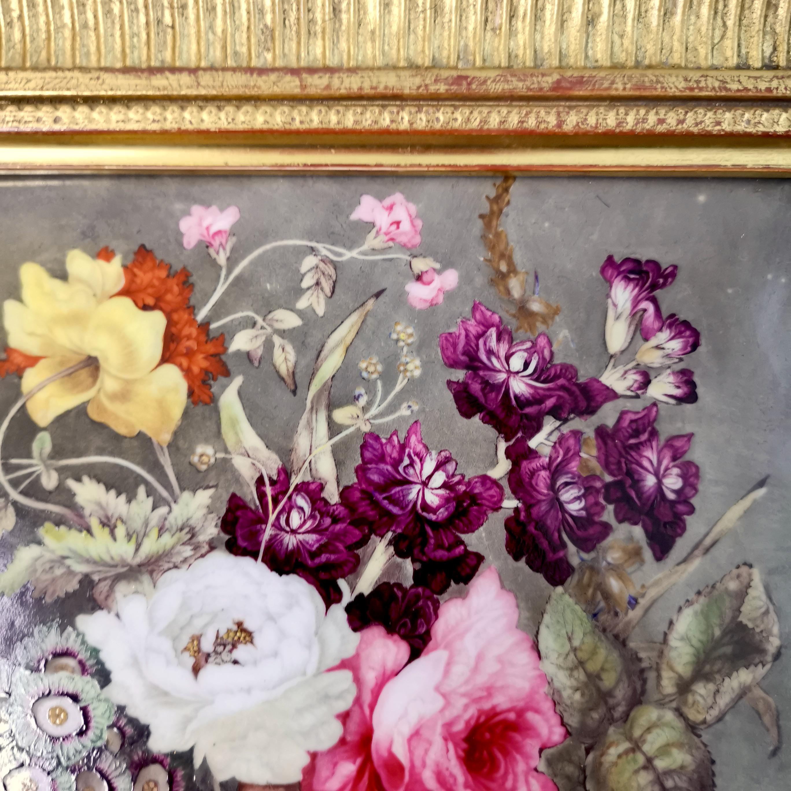 Regency Plaque en porcelaine anglaise avec bouquet de fleurs, Régence, vers 1825 en vente