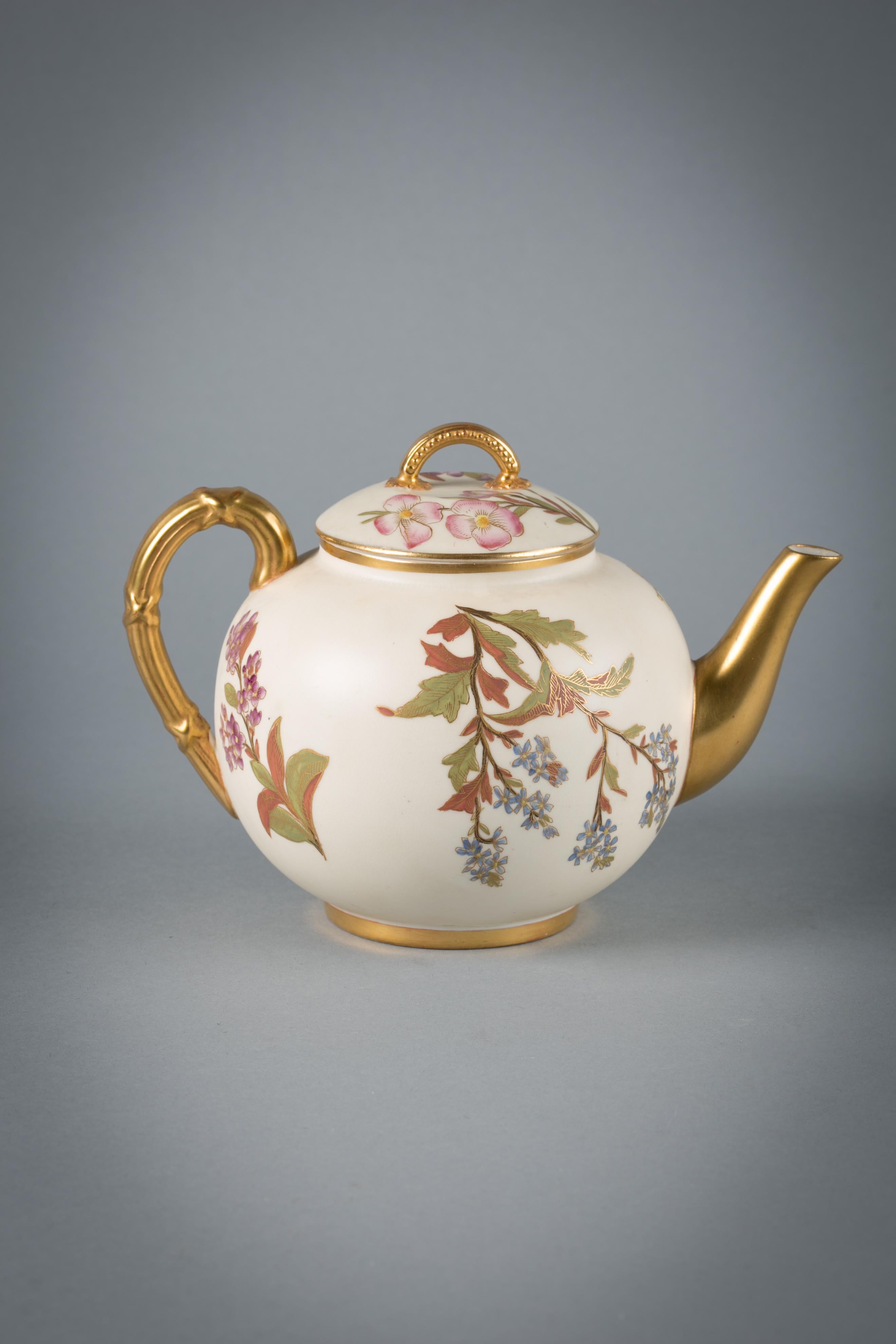 Royal Worcester Elfenbein-Porzellan.