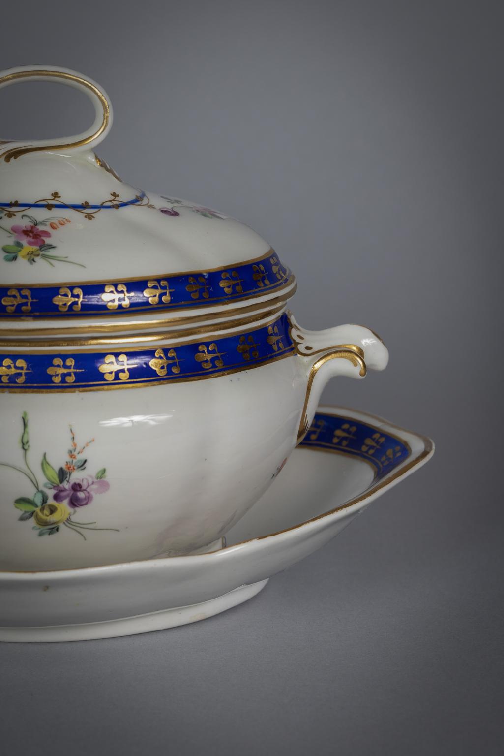 soup tureen with ladle