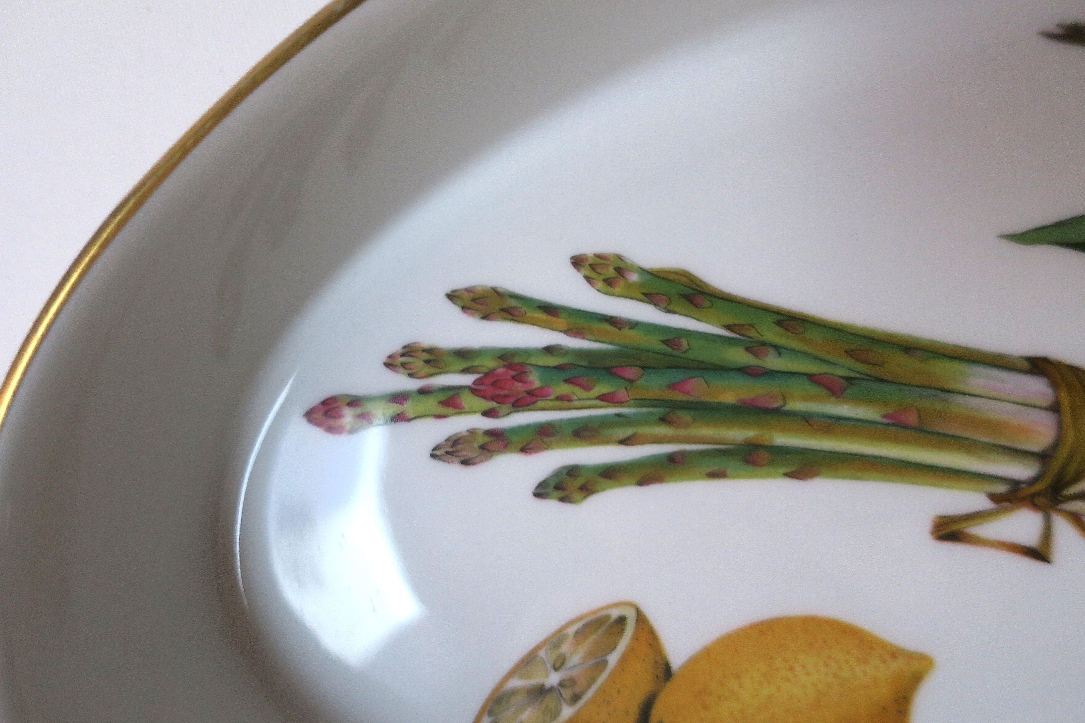 20th Century English Porcelain Serving Bowl Fruits and Vegetables For Sale