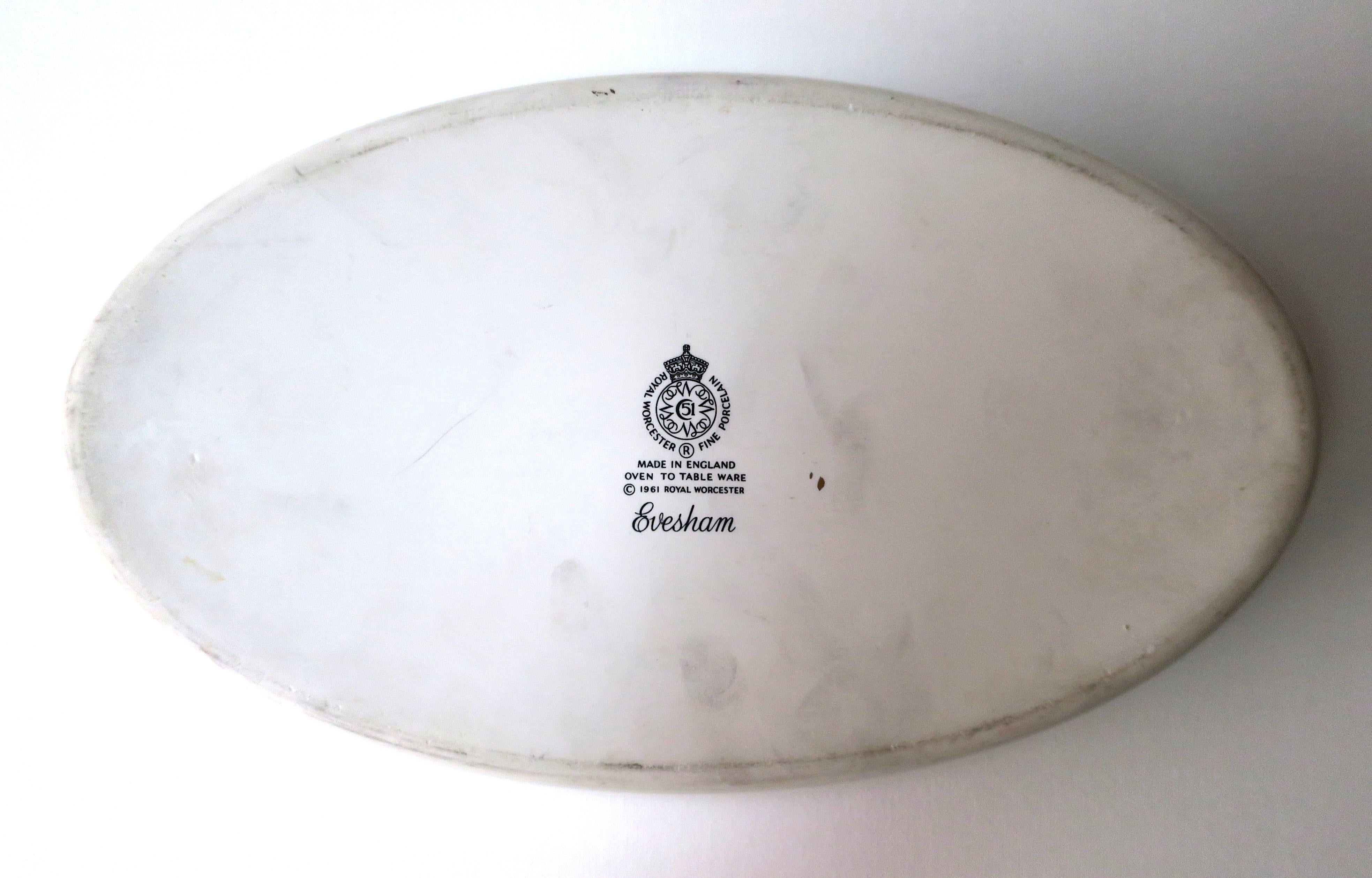 English Porcelain Serving Bowl Fruits and Vegetables For Sale 5