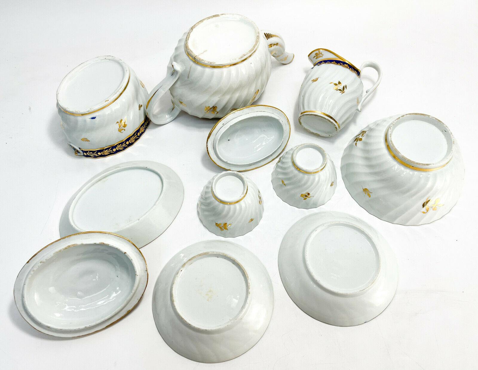 Service à thé en porcelaine anglaise Tete-a-Tete, bleu cobalt et doré, début du XIXe siècle Bon état - En vente à Gardena, CA