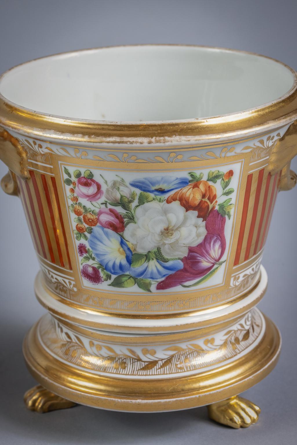 English Porcelain Three Piece Garniture, Coalport, circa 1830 For Sale 1