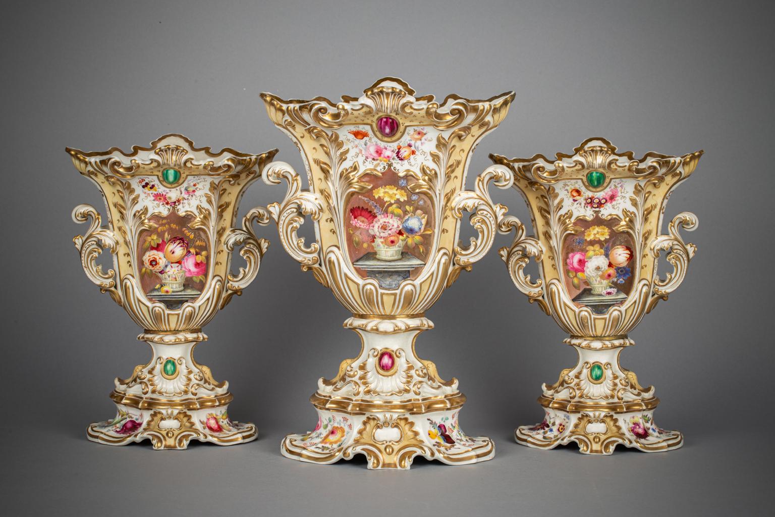 English Porcelain Three Piece Handled Garniture, circa 1840 In Good Condition For Sale In New York, NY