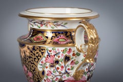 Garnitures de trois pièces en porcelaine anglaise à motif japonais, Derby, vers 1820
