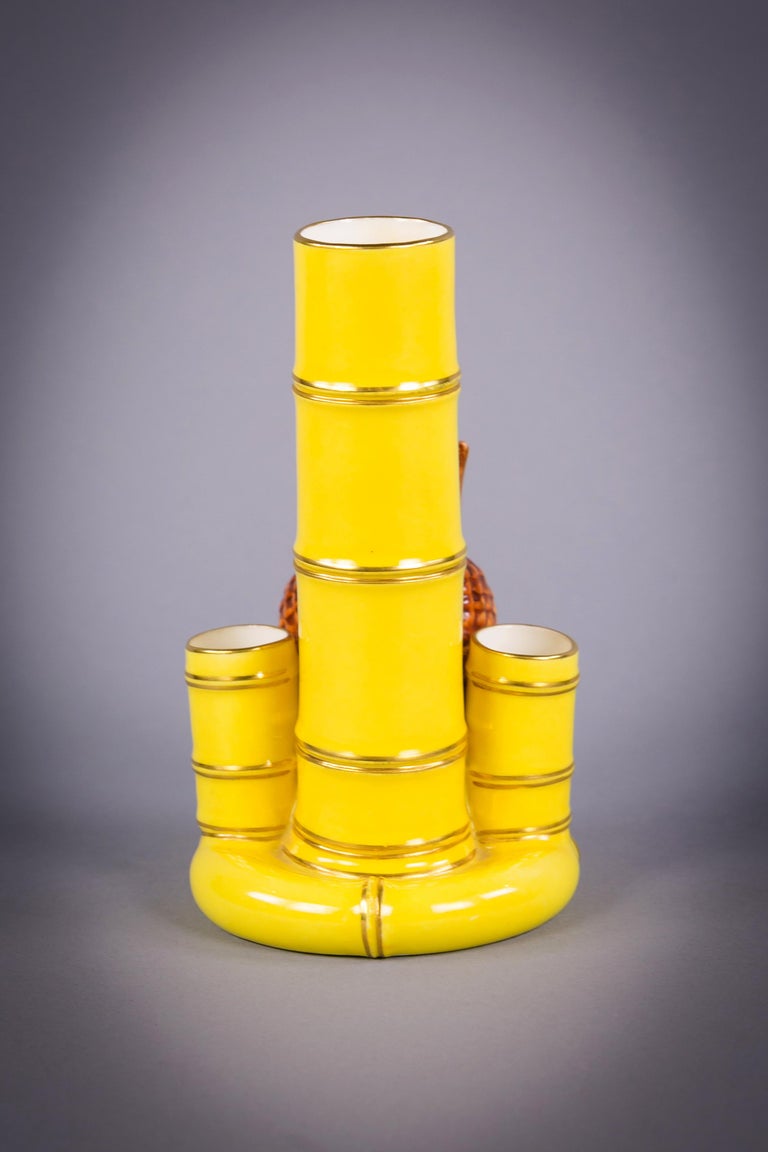 Vase de déversement en porcelaine anglaise à trois bambous, Royal