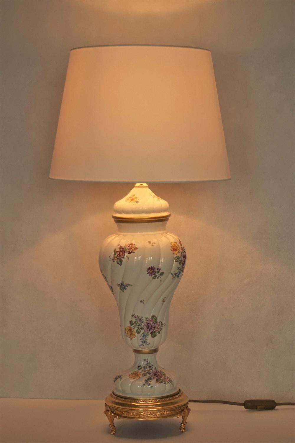 Franklin Mint vase table lamp 