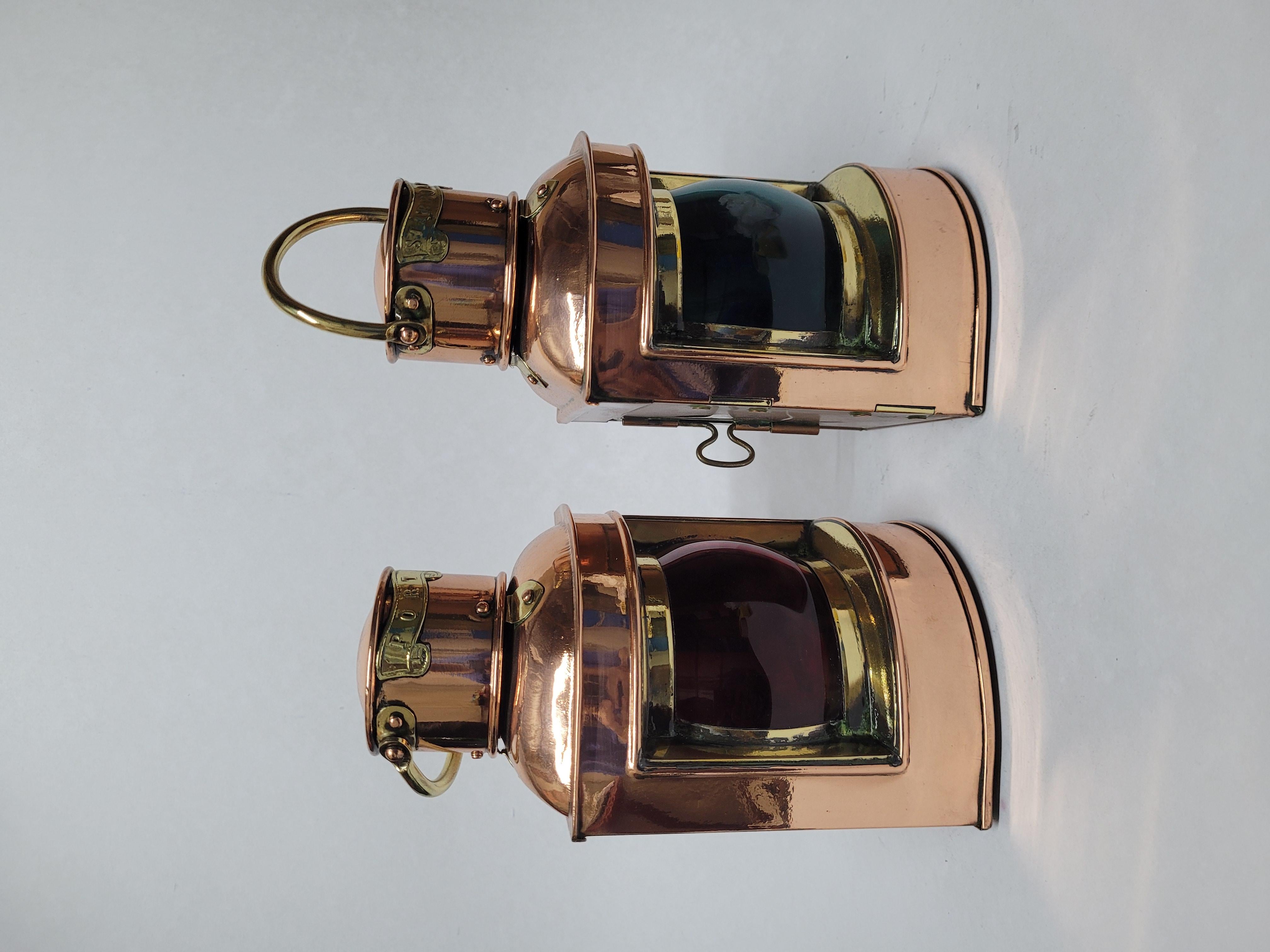 English Port and Starboard Ships Lanterns In Good Condition For Sale In Norwell, MA