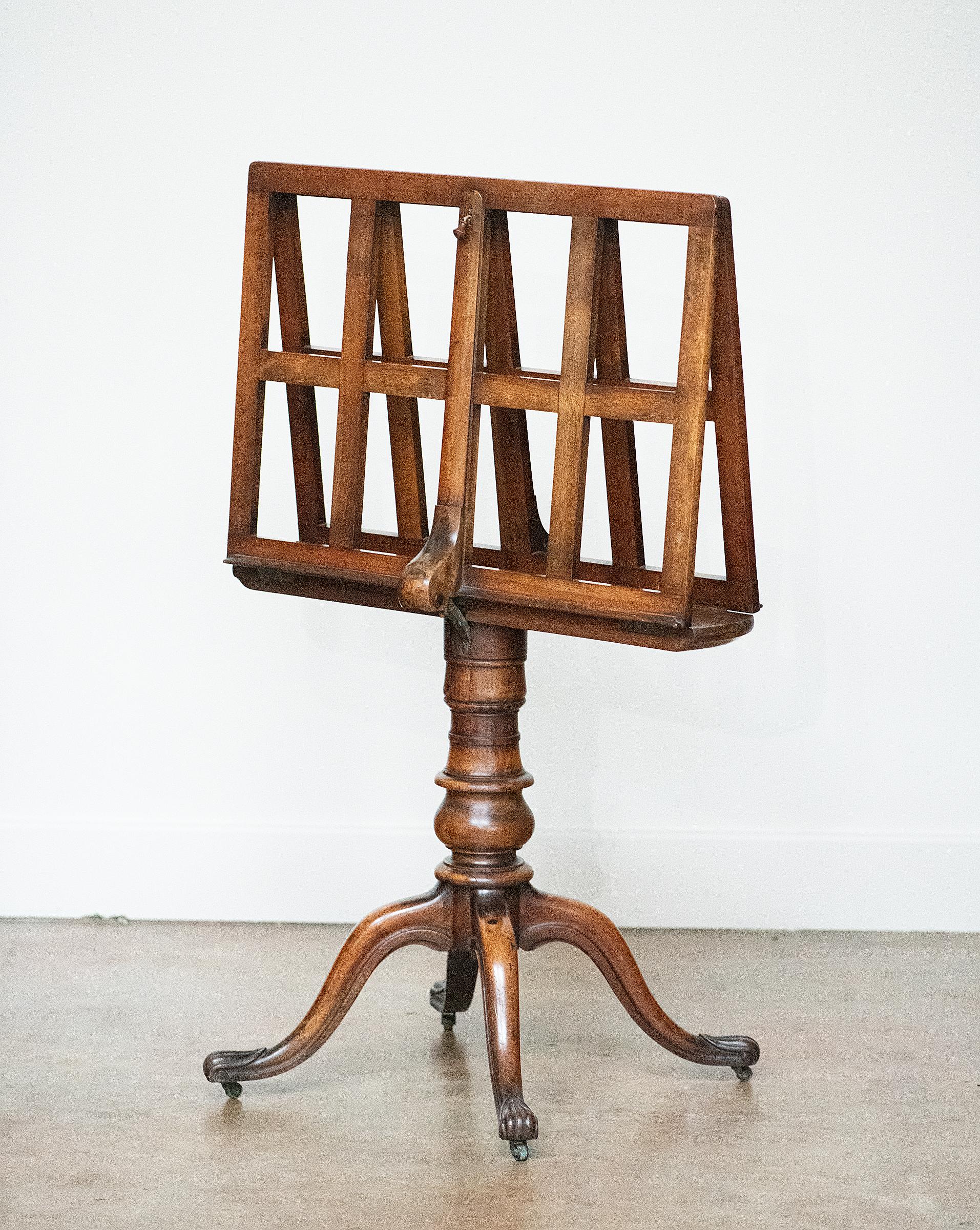 19th Century English Portfolio or Art Folio Stand of Turned Walnut on Pedestal Base For Sale