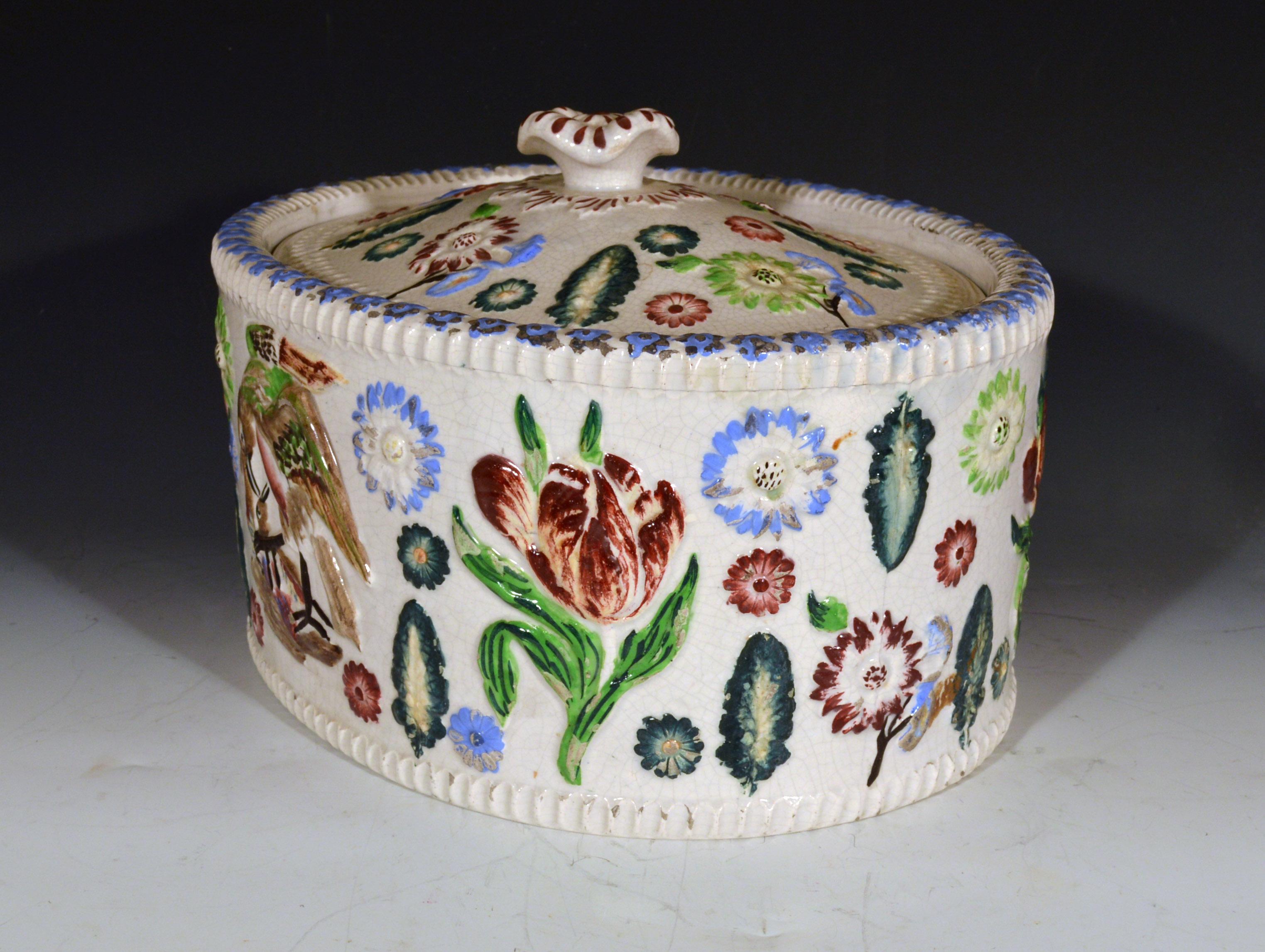 Englische Keramikterrine:: 19. Jahrhundert (Frühviktorianisch) im Angebot