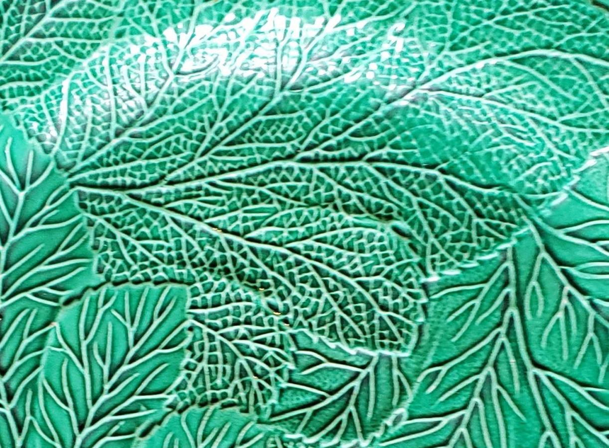 Regency Assiette à feuilles en poterie anglaise émaillée verte, Brameld, Yorkshire en vente