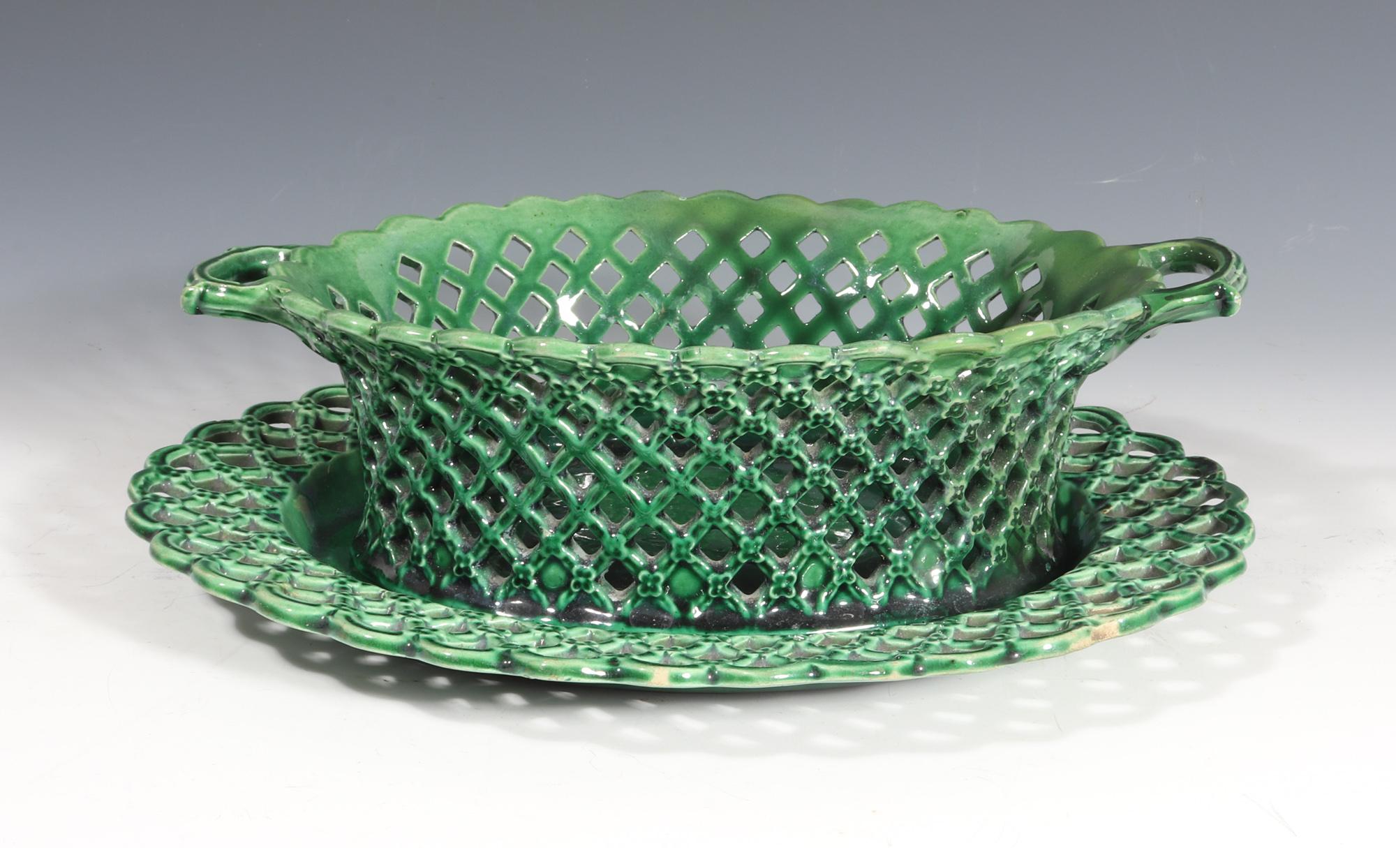 English Pottery Green-Glazed Openwork Basket and Stand In Good Condition For Sale In Downingtown, PA