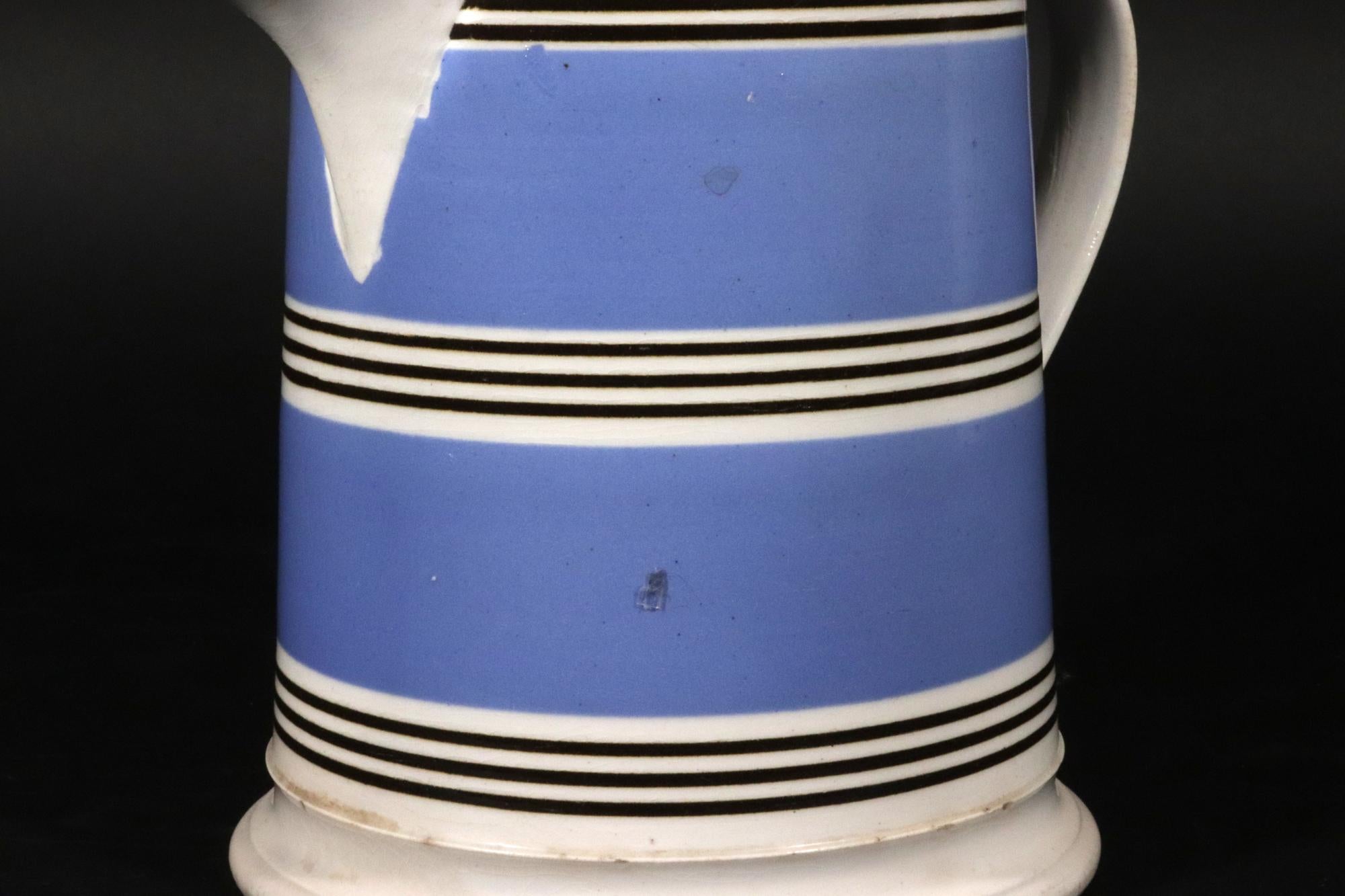 Poterie Anglaise Pichet Bleu Bandé Mocha en vente 3