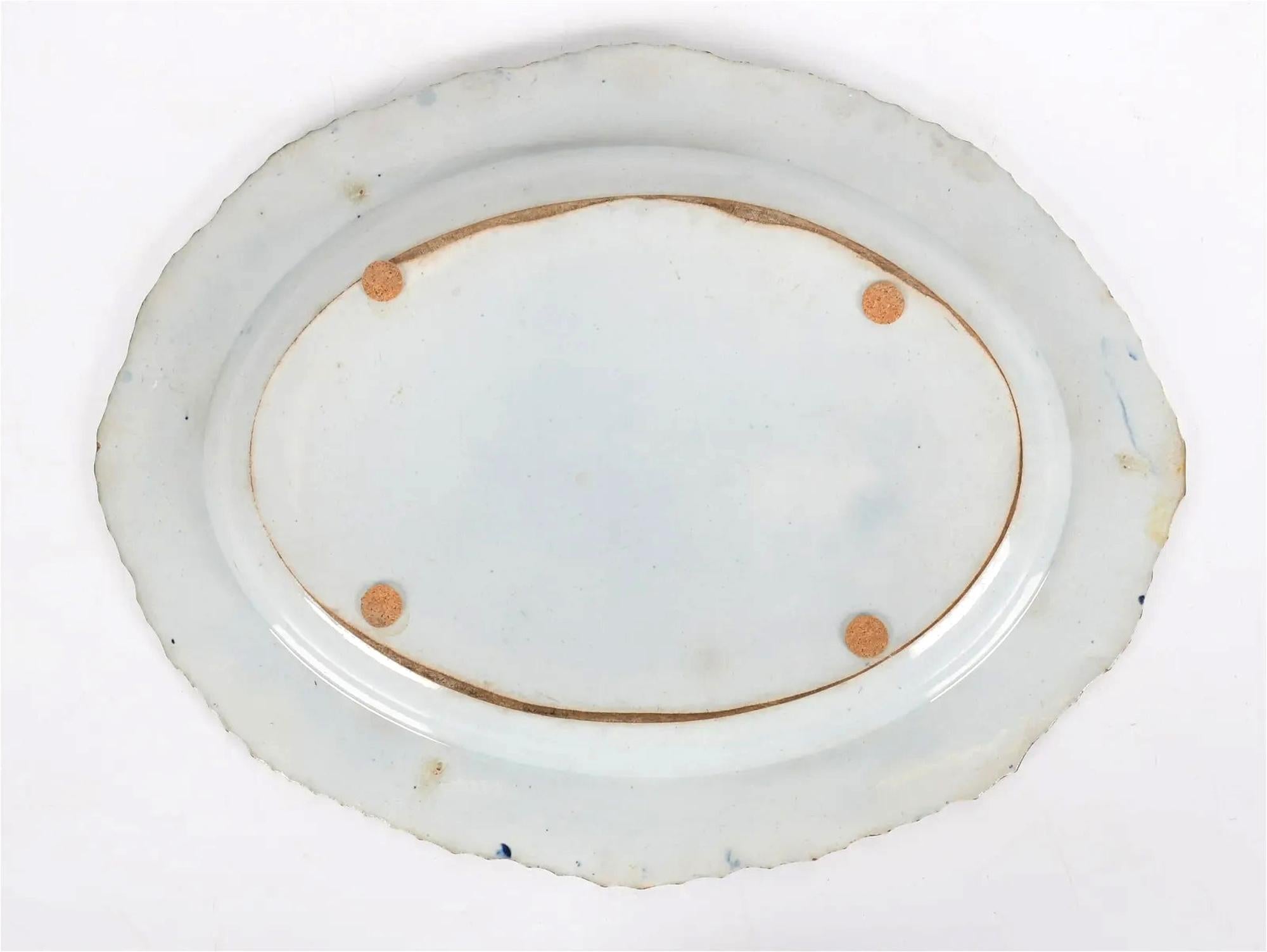 Plato ovalado azul y blanco de cerámica inglesa Pearlware con decoración chinoiserie Inglés en venta