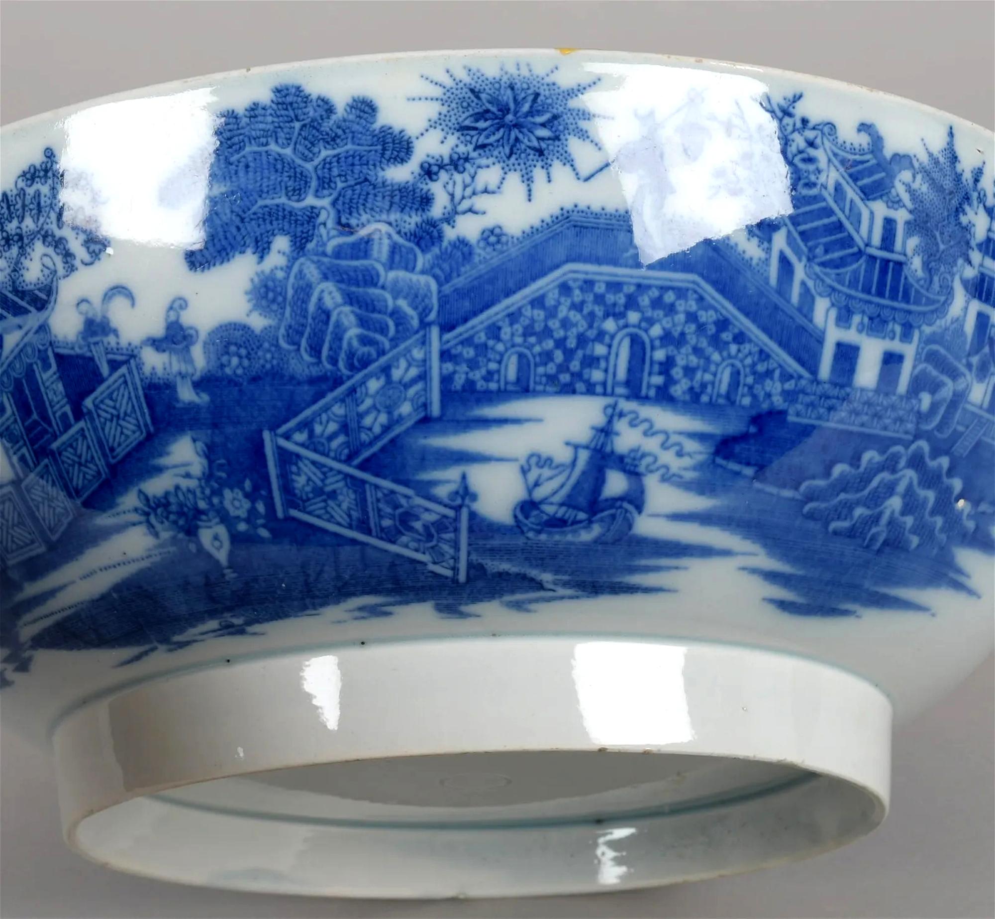 Ciotola in ceramica inglese Pearlware Blue Chinoiserie In condizioni buone in vendita a Downingtown, PA