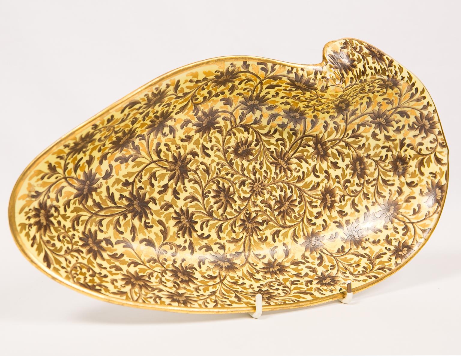 Enameled Antique English Pottery Shell Shaped Dish with Yellow Ground Made circa 1820 For Sale
