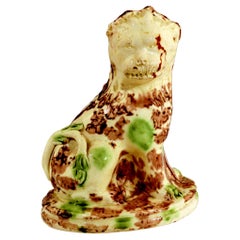 Ceramica inglese Whieldon Creamware Leone seduto con guscio di tartaruga