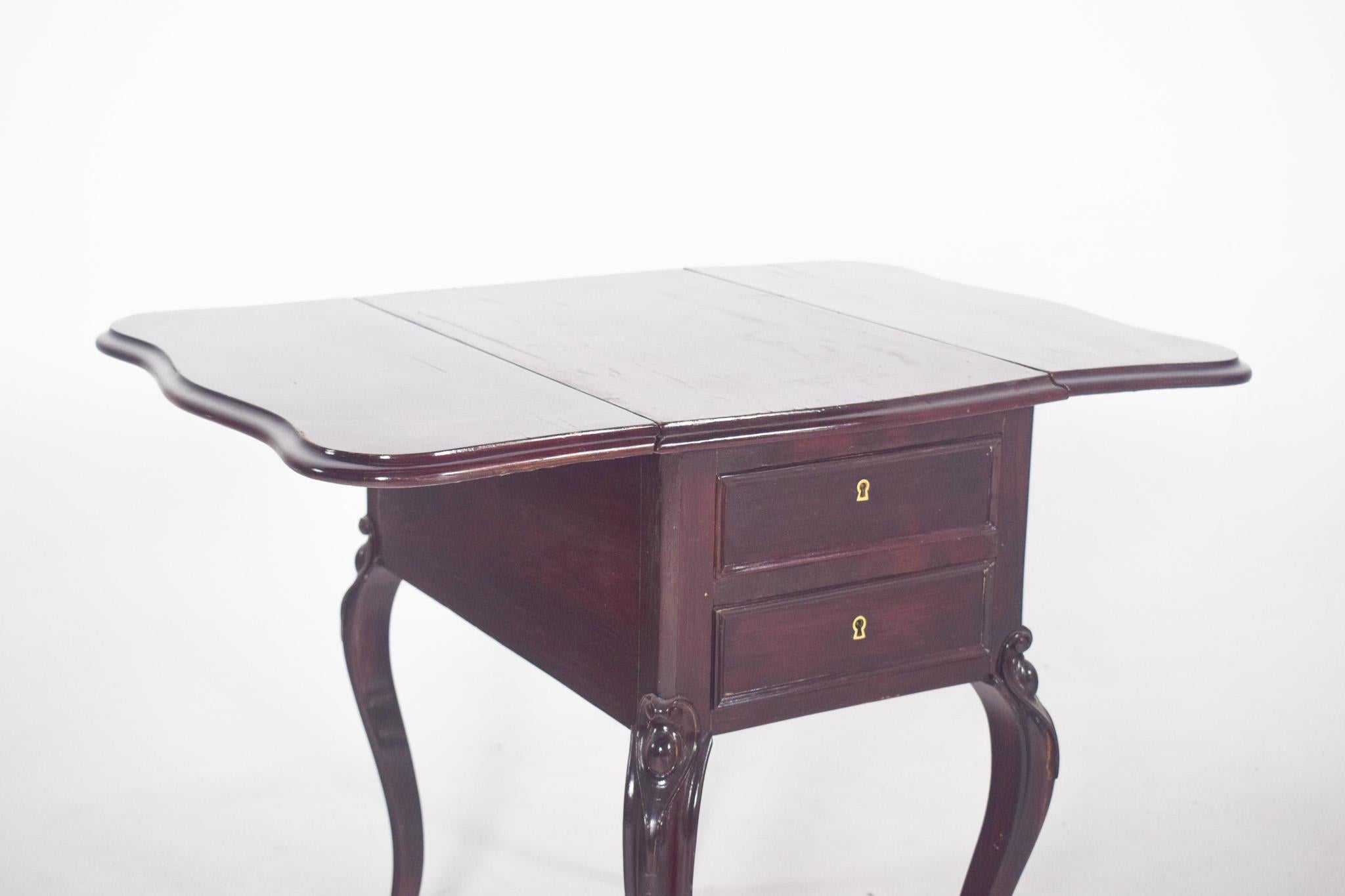Bois English Potty Table with Flaps en vente