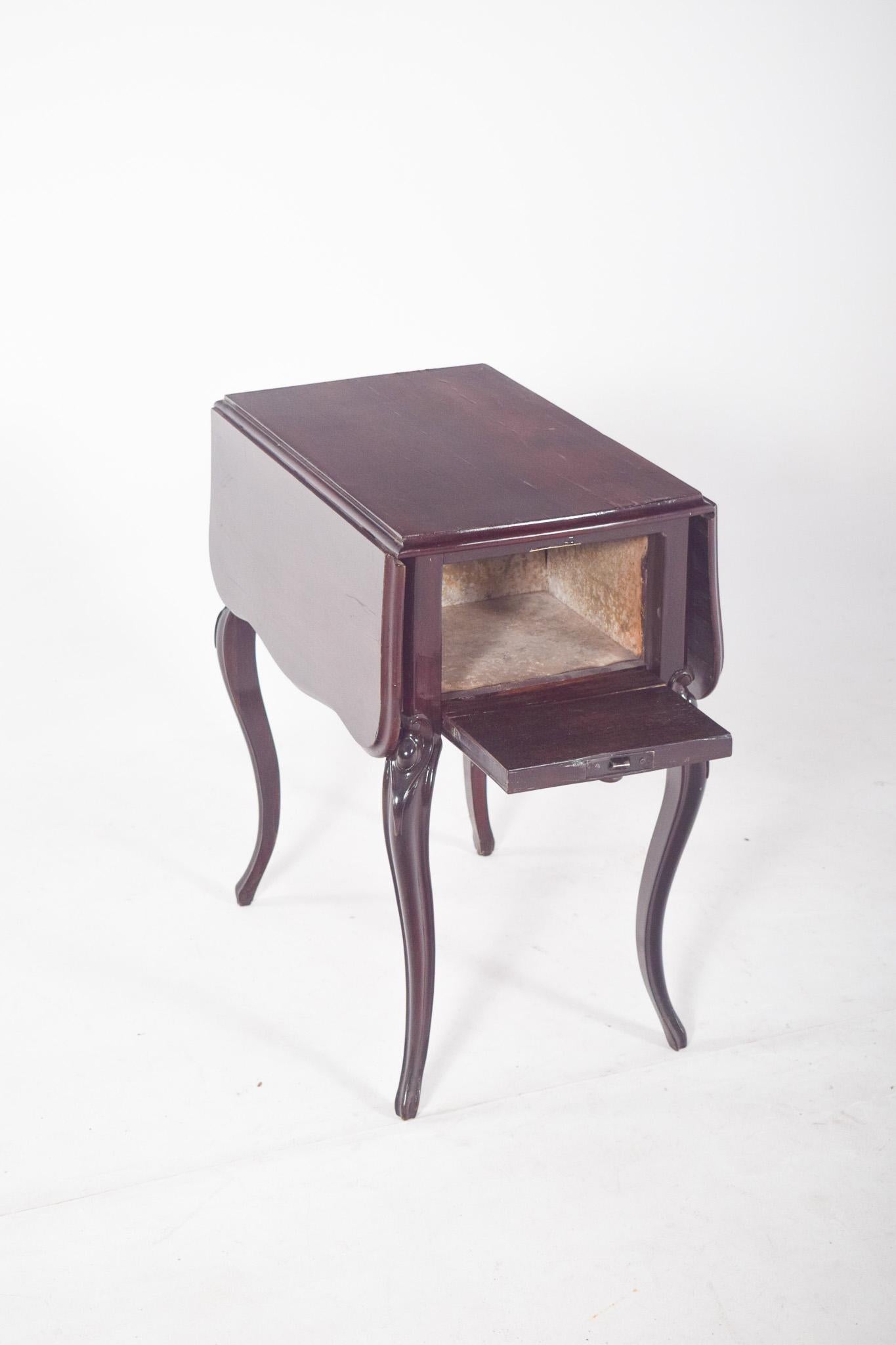 English Potty Table with Flaps en vente 1