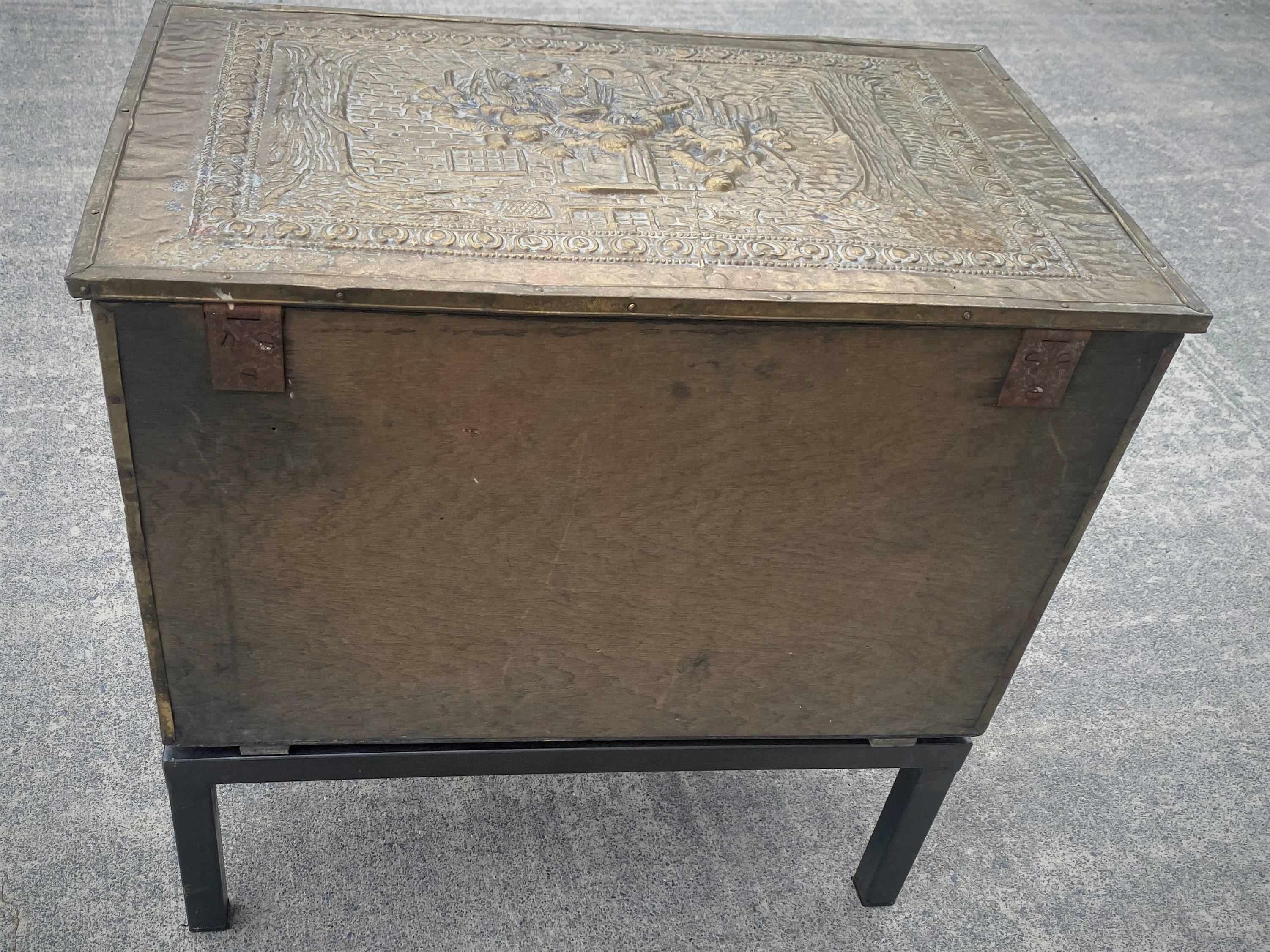 English Press Minted Brass Pub/Tavern Scene Wood Kindling Storage Box on Stand  For Sale 7