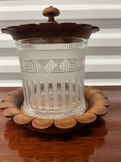 Englisches Pressglas & geschnitzte Eiche Griechisches Schlüsselmotiv Biskuitfass oder Humidor