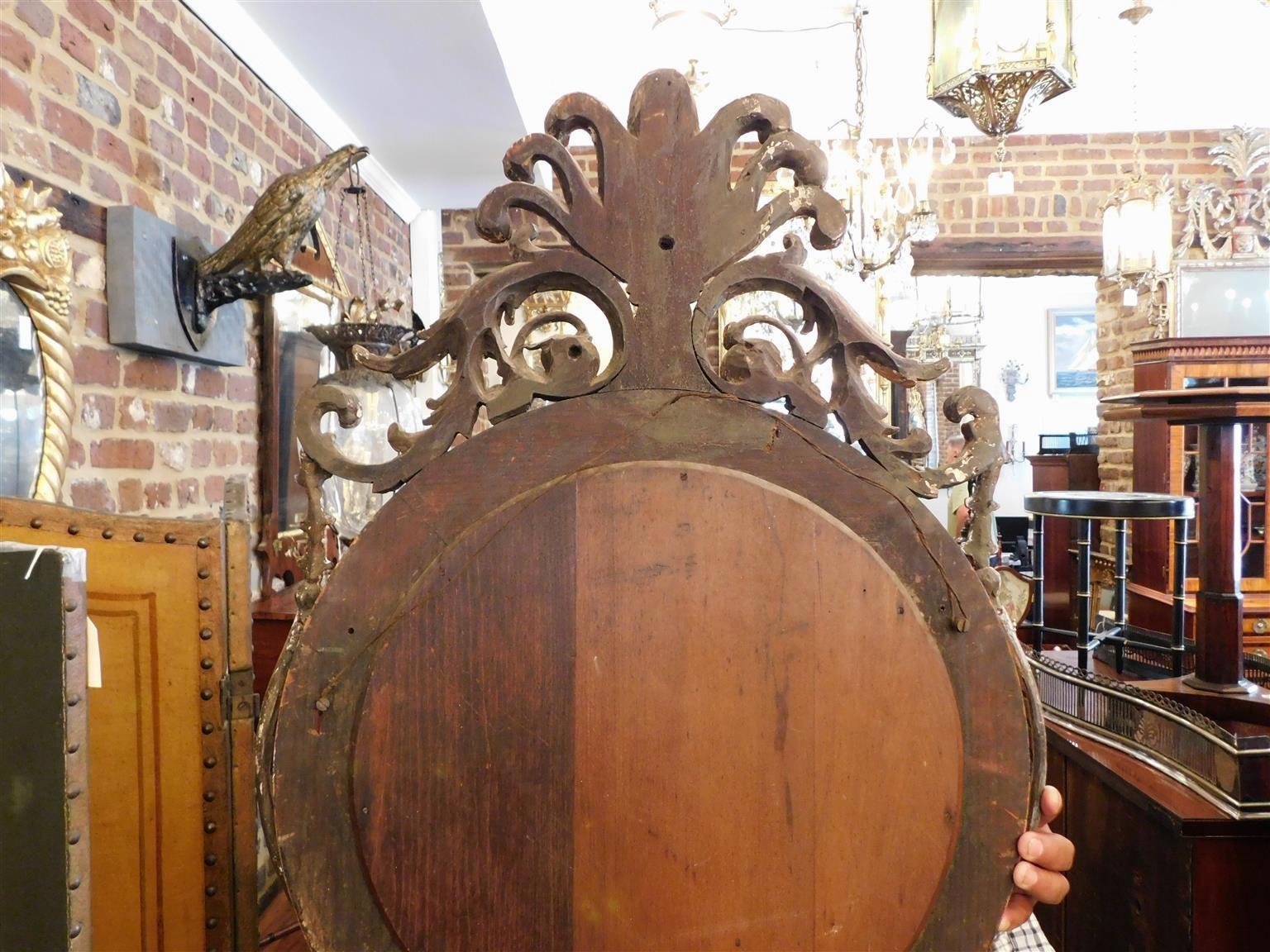English Prince of Wales Gilt Wood Foliage Girandole Convex Wall Mirror, C. 1810 en venta 3