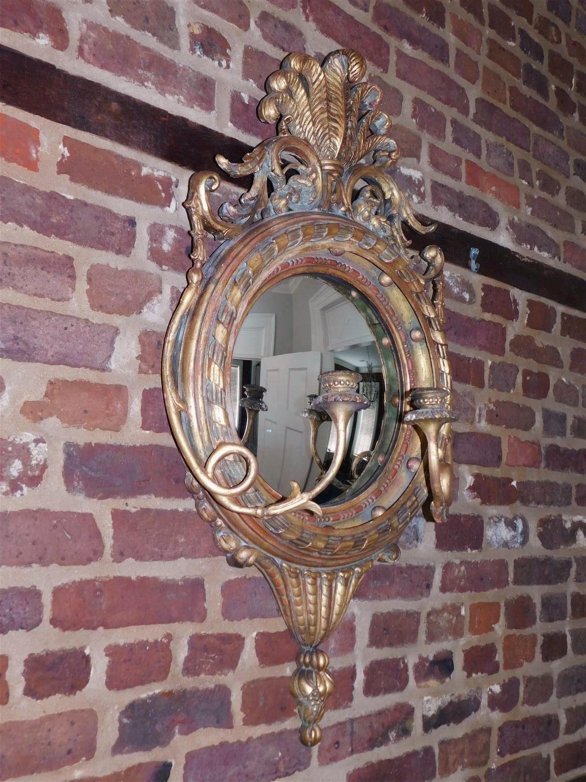 English Prince of Wales Gilt Wood Foliage Girandole Convex Wall Mirror, C. 1810 Jorge III en venta