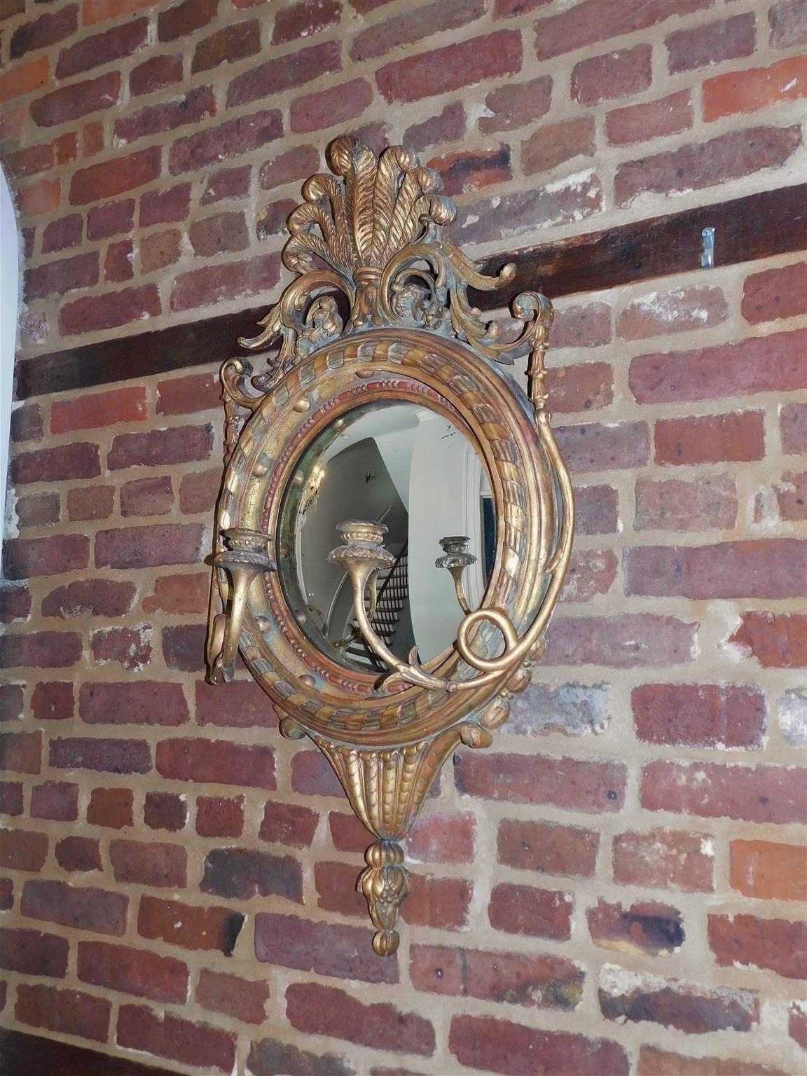 English Prince of Wales Gilt Wood Foliage Girandole Convex Wall Mirror, C. 1810 Inglés en venta