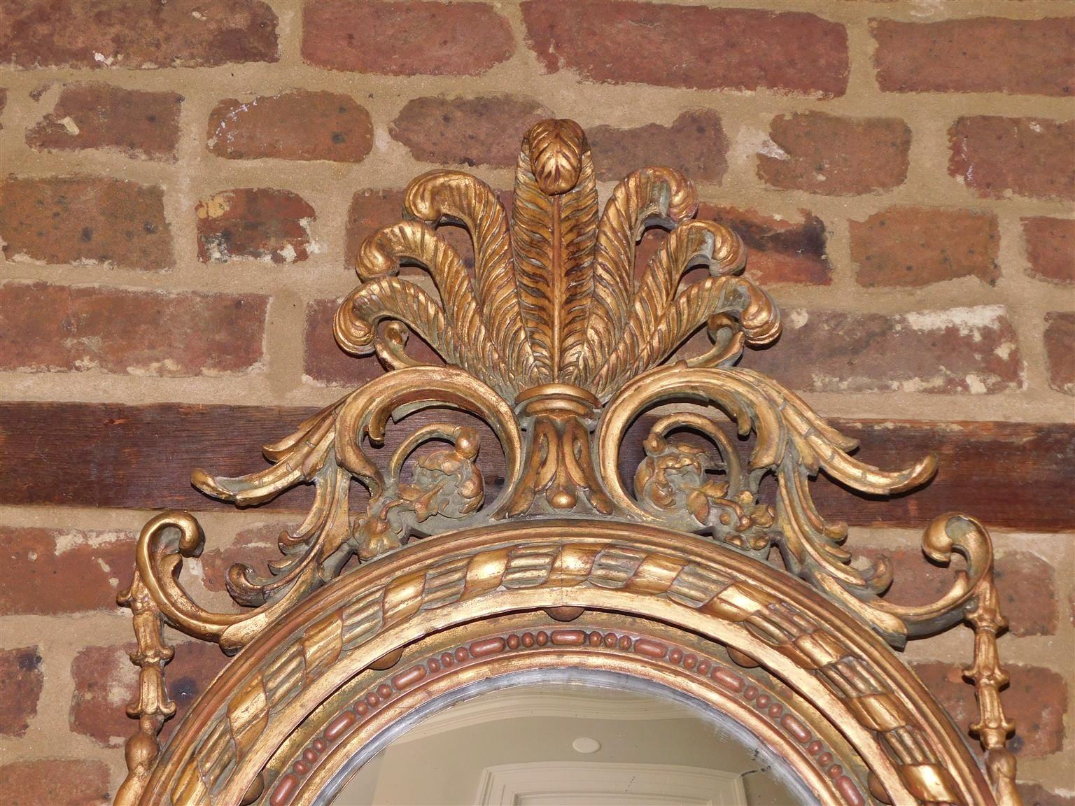 English Prince of Wales Gilt Wood Foliage Girandole Convex Wall Mirror, C. 1810 Tallado a mano en venta