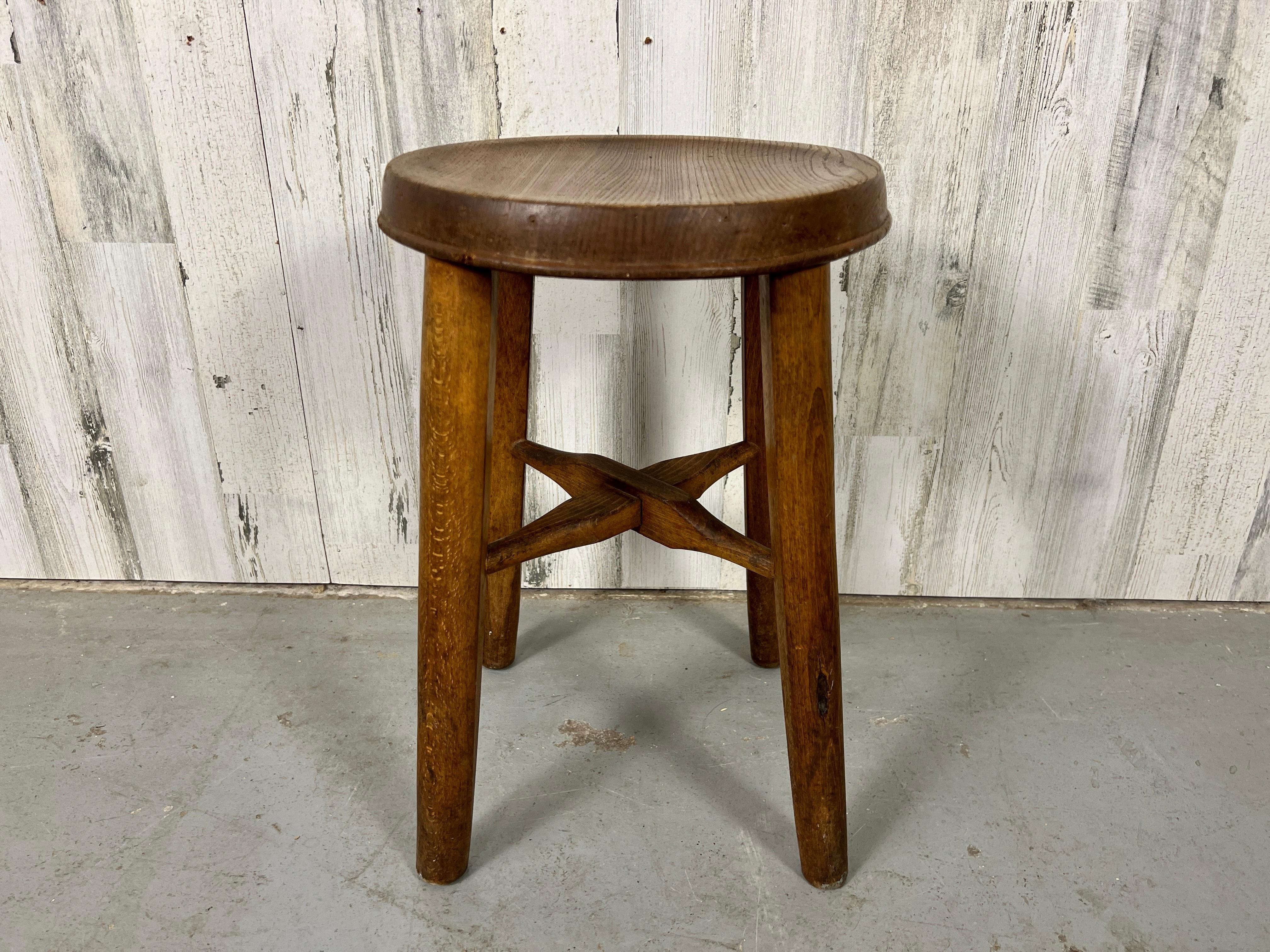 À l'époque où les tabourets et les tables des pubs étaient bas pour que vous ne tombiez pas trop bas.