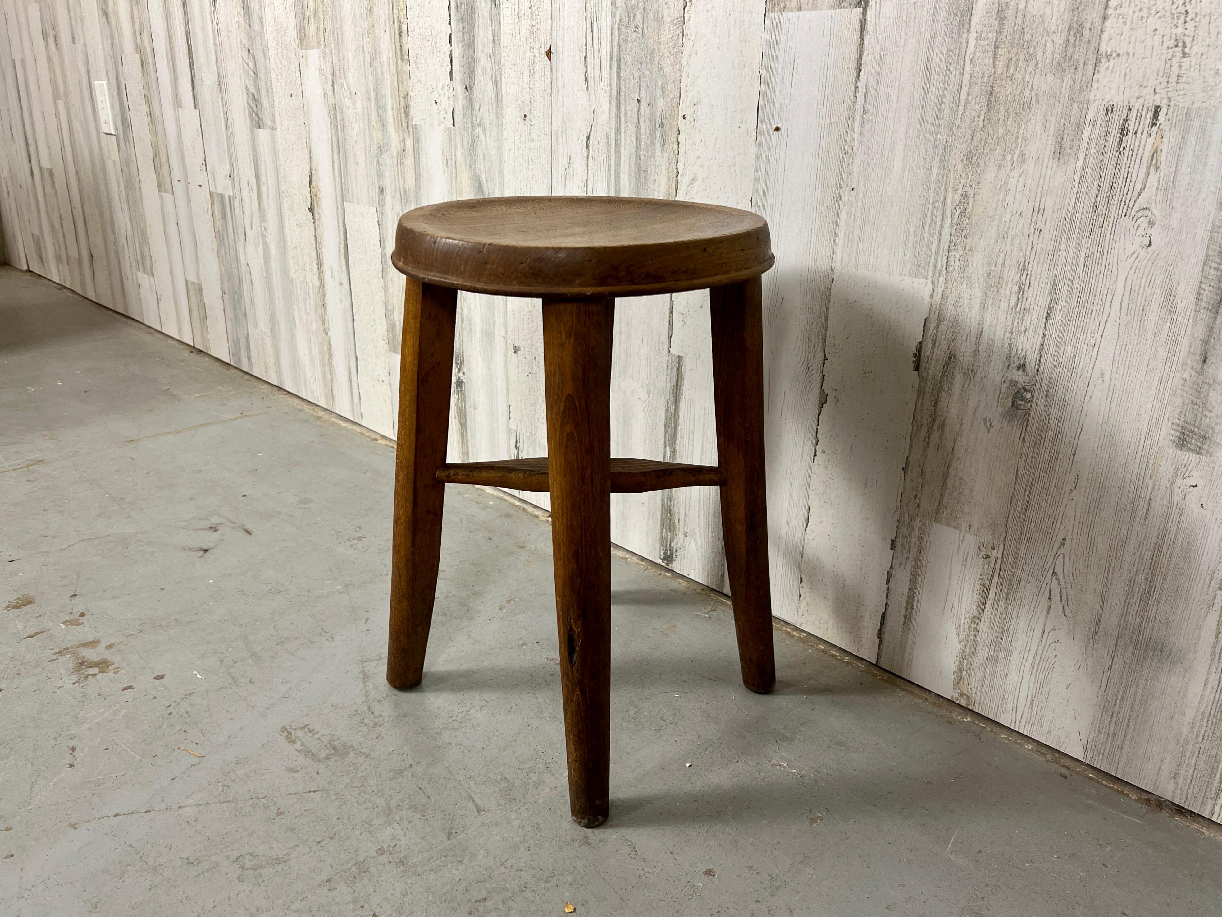 English Pub Stool In Good Condition For Sale In Denton, TX