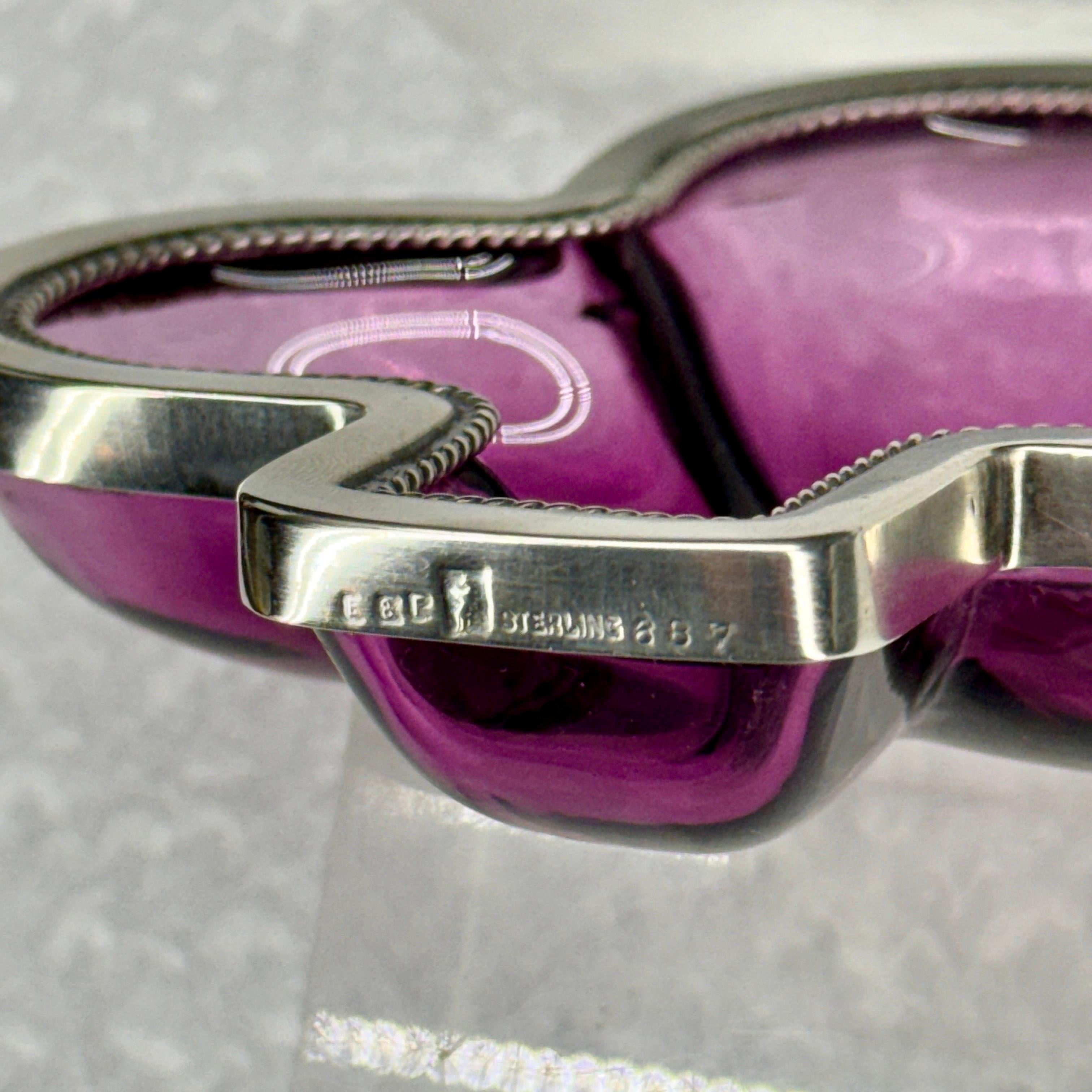 Piatto da viaggio inglese con ametista viola e trifoglio in argento sterling in vendita 4